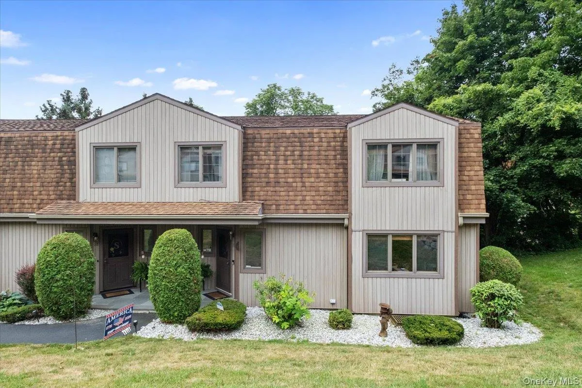 17 High Meadow Trail, Peekskill, NY, 3 Bedrooms Bedrooms, 6 Rooms Rooms,2 BathroomsBathrooms,Residential,For Rent,High Meadow,0,1025219 17 High Meadow Trail, Peekskill, NY, 3 Bedrooms Bedrooms, 6 Rooms Rooms,2 BathroomsBathrooms,Residential,For Rent,High Meadow,0,1025219