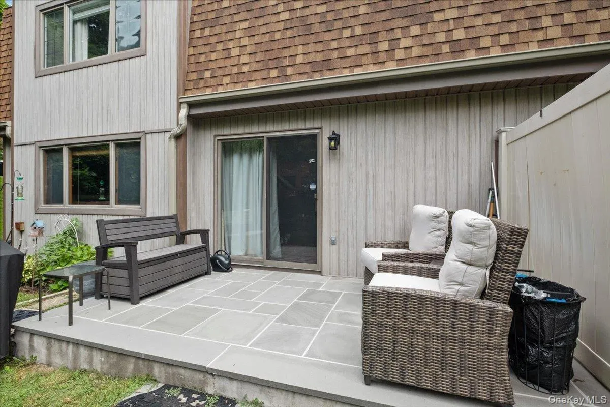 17 High Meadow Trail, Peekskill, NY, 3 Bedrooms Bedrooms, 6 Rooms Rooms,2 BathroomsBathrooms,Residential,For Rent,High Meadow,0,1025219 17 High Meadow Trail, Peekskill, NY, 3 Bedrooms Bedrooms, 6 Rooms Rooms,2 BathroomsBathrooms,Residential,For Rent,High Meadow,0,1025219