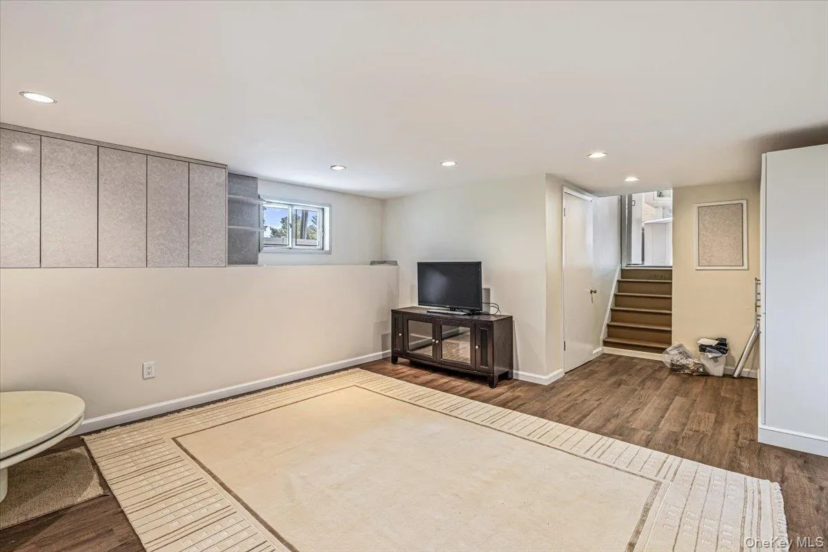 10 Clemson Lane, Oyster Bay, NY, 5 Bedrooms Bedrooms, 12 Rooms Rooms,3 BathroomsBathrooms,Residential,For Rent,Clemson,0,1025222 10 Clemson Lane, Oyster Bay, NY, 5 Bedrooms Bedrooms, 12 Rooms Rooms,3 BathroomsBathrooms,Residential,For Rent,Clemson,0,1025222