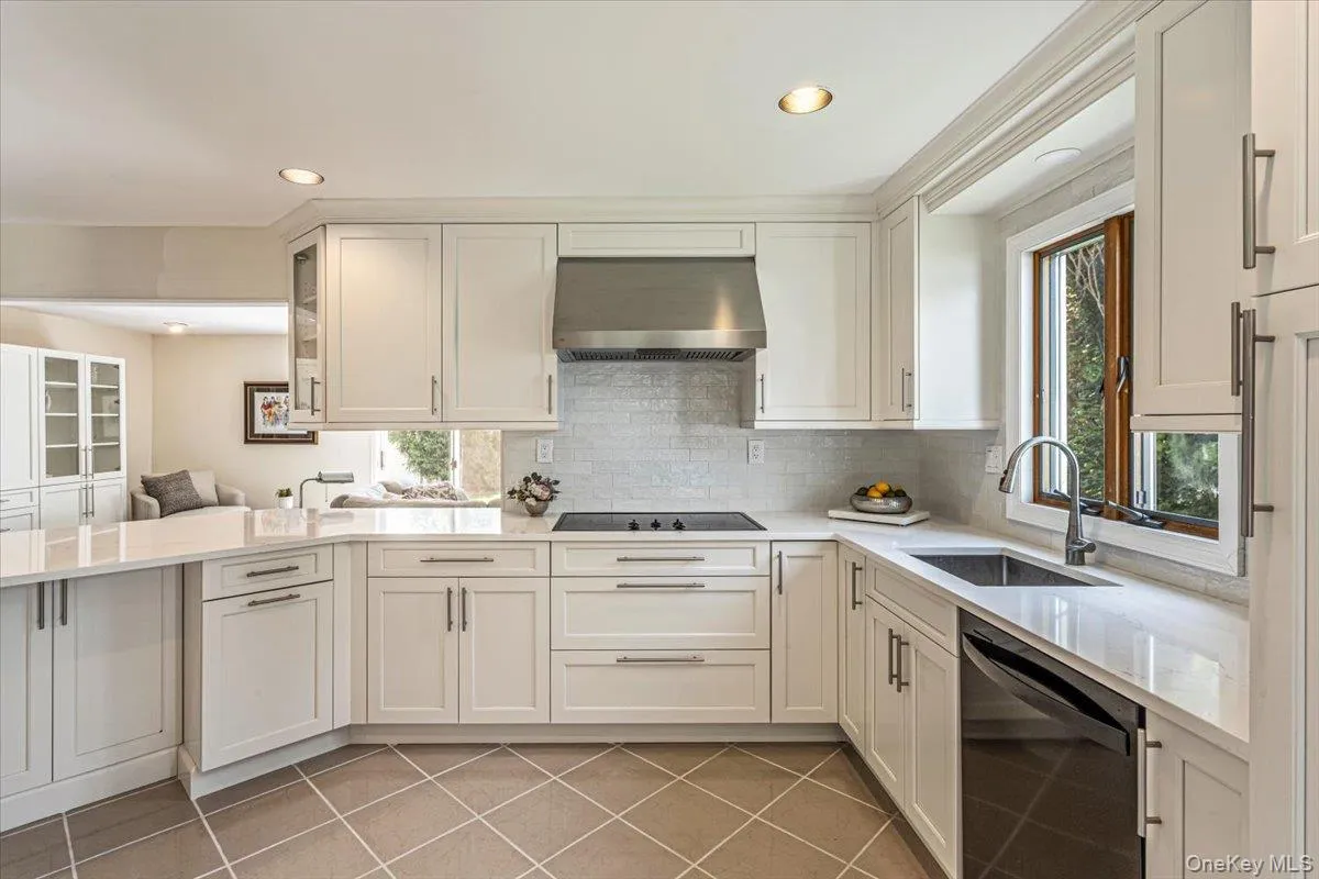 10 Clemson Lane, Oyster Bay, NY, 5 Bedrooms Bedrooms, 12 Rooms Rooms,3 BathroomsBathrooms,Residential,For Rent,Clemson,0,1025222 10 Clemson Lane, Oyster Bay, NY, 5 Bedrooms Bedrooms, 12 Rooms Rooms,3 BathroomsBathrooms,Residential,For Rent,Clemson,0,1025222