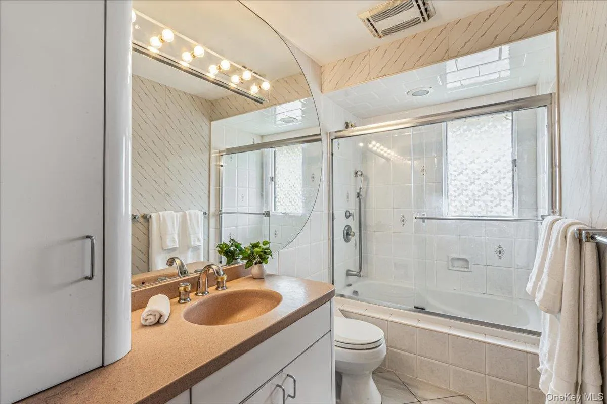 10 Clemson Lane, Oyster Bay, NY, 5 Bedrooms Bedrooms, 12 Rooms Rooms,3 BathroomsBathrooms,Residential,For Rent,Clemson,0,1025222 10 Clemson Lane, Oyster Bay, NY, 5 Bedrooms Bedrooms, 12 Rooms Rooms,3 BathroomsBathrooms,Residential,For Rent,Clemson,0,1025222
