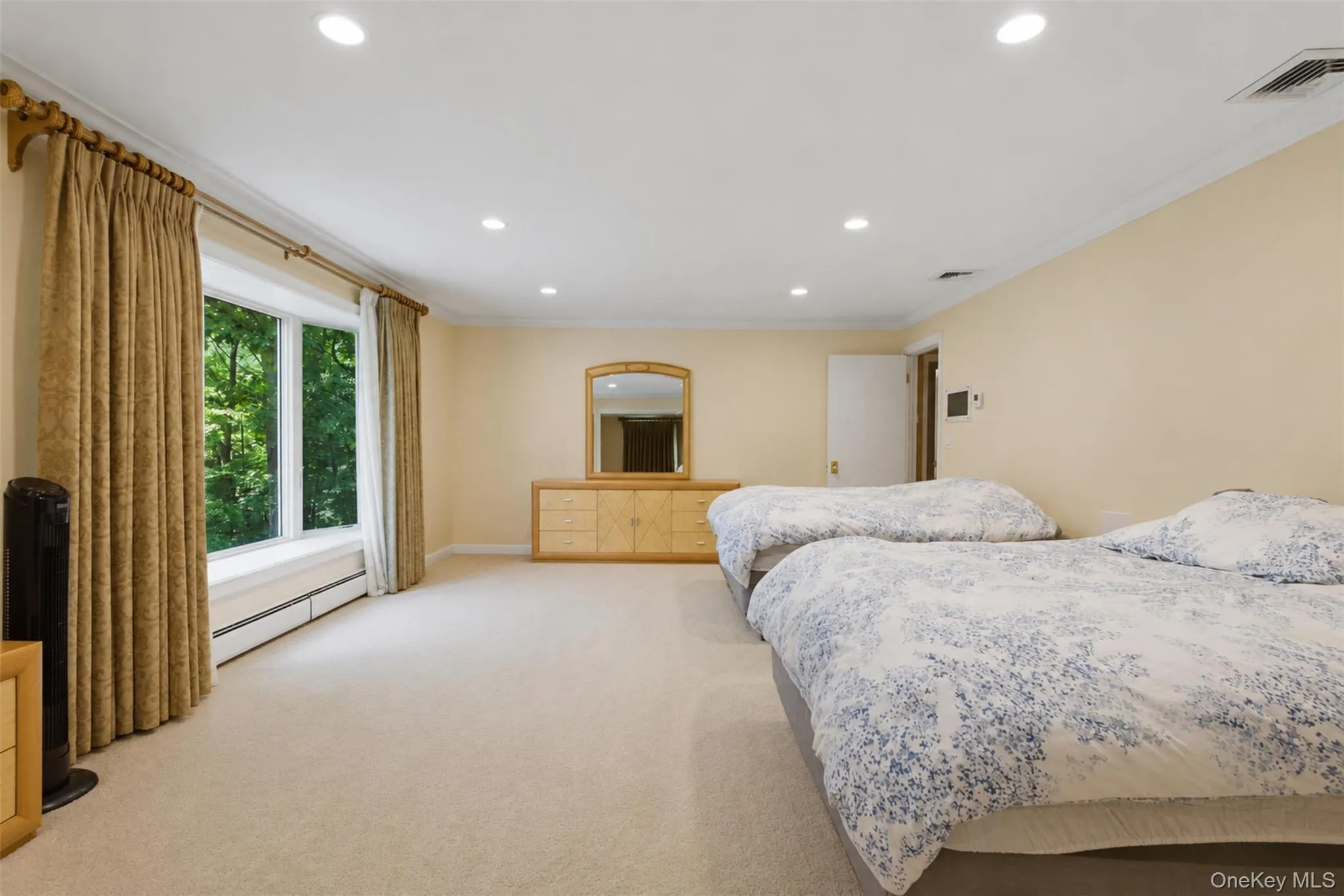 391 Pleasant Hill Drive, Clarkstown, NY, 5 Bedrooms Bedrooms, 17 Rooms Rooms,4 BathroomsBathrooms,Residential,For Rent,Pleasant Hill,0,1025224 391 Pleasant Hill Drive, Clarkstown, NY, 5 Bedrooms Bedrooms, 17 Rooms Rooms,4 BathroomsBathrooms,Residential,For Rent,Pleasant Hill,0,1025224