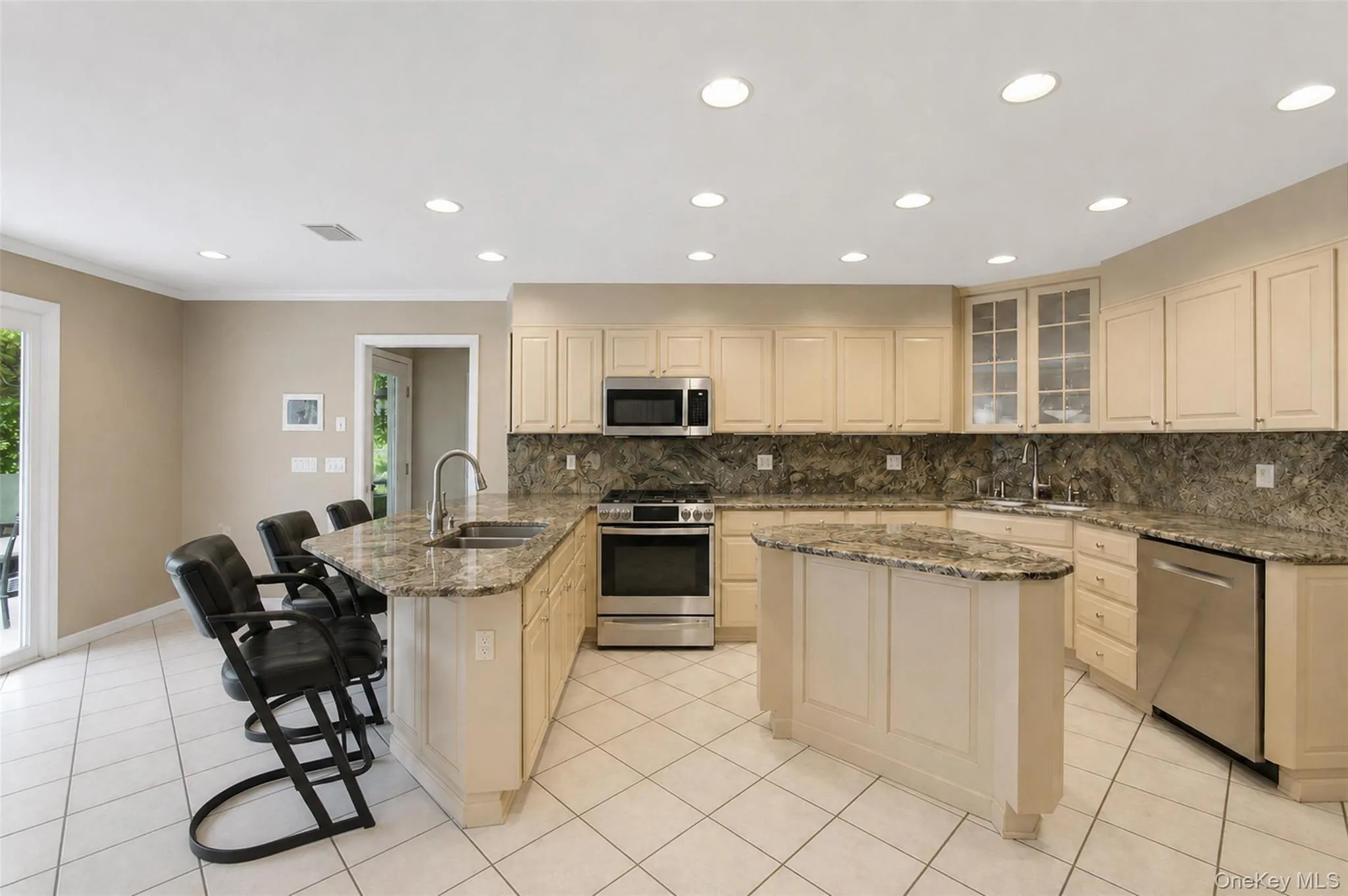 391 Pleasant Hill Drive, Clarkstown, NY, 5 Bedrooms Bedrooms, 17 Rooms Rooms,4 BathroomsBathrooms,Residential,For Rent,Pleasant Hill,0,1025224 391 Pleasant Hill Drive, Clarkstown, NY, 5 Bedrooms Bedrooms, 17 Rooms Rooms,4 BathroomsBathrooms,Residential,For Rent,Pleasant Hill,0,1025224