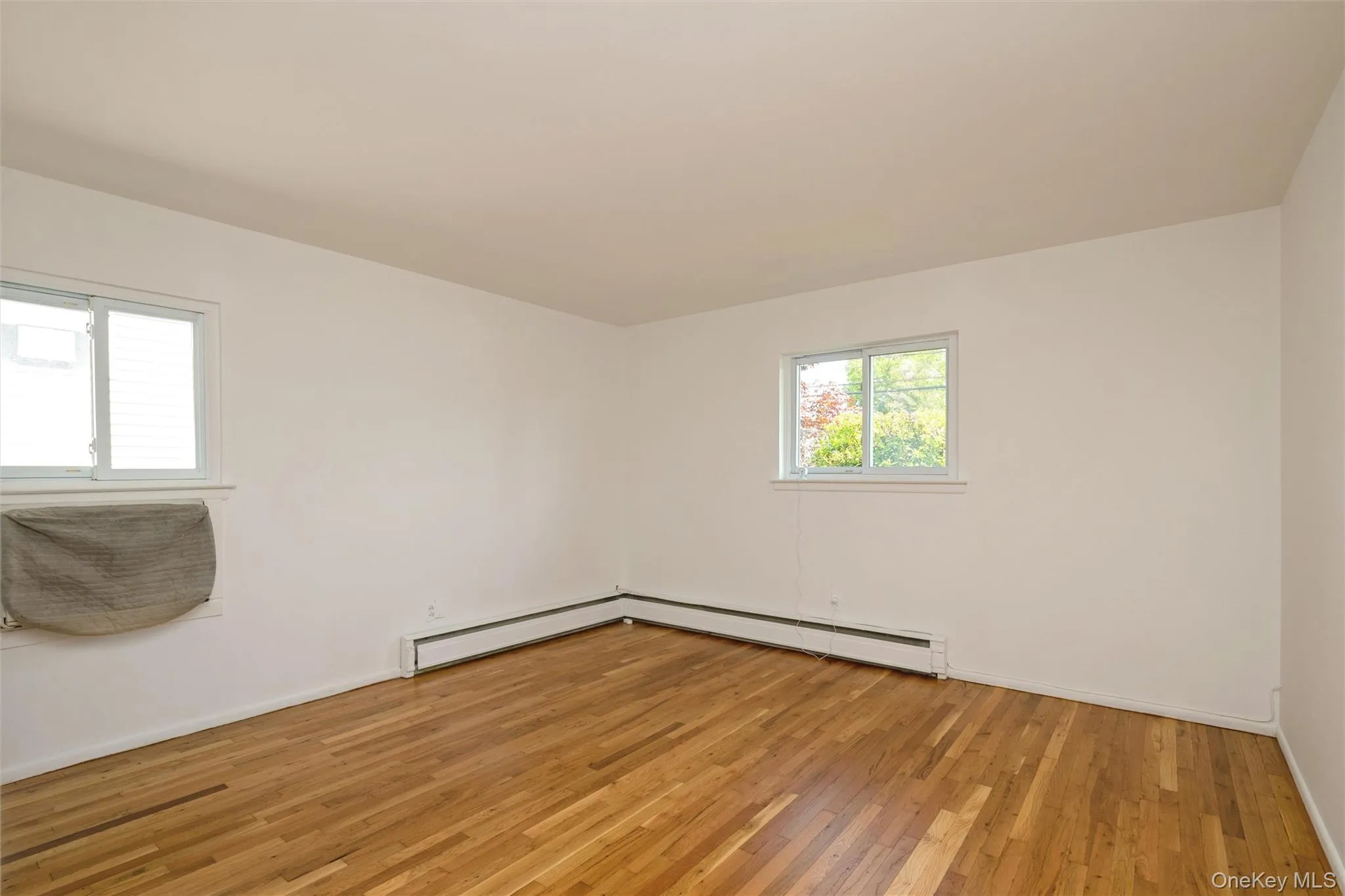 258 Aster Street, Oyster Bay, NY, 3 Bedrooms Bedrooms, 7 Rooms Rooms,1 BathroomBathrooms,Residential,For Rent,Aster,0,1025236 258 Aster Street, Oyster Bay, NY, 3 Bedrooms Bedrooms, 7 Rooms Rooms,1 BathroomBathrooms,Residential,For Rent,Aster,0,1025236