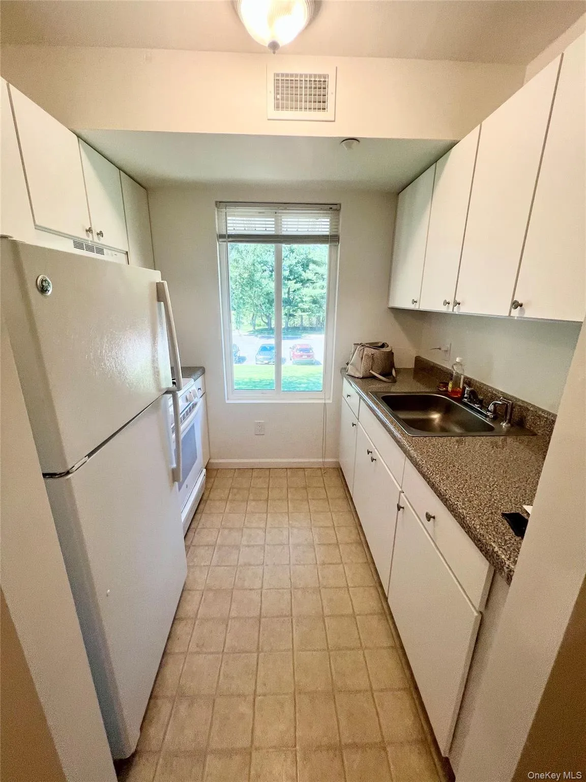 26 El Camino Court Gibbs, Brookhaven, NY, 1 Bedroom Bedrooms, 4 Rooms Rooms,1 BathroomBathrooms,Residential,For Rent,Gibbs,0,1025239 26 El Camino Court Gibbs, Brookhaven, NY, 1 Bedroom Bedrooms, 4 Rooms Rooms,1 BathroomBathrooms,Residential,For Rent,Gibbs,0,1025239