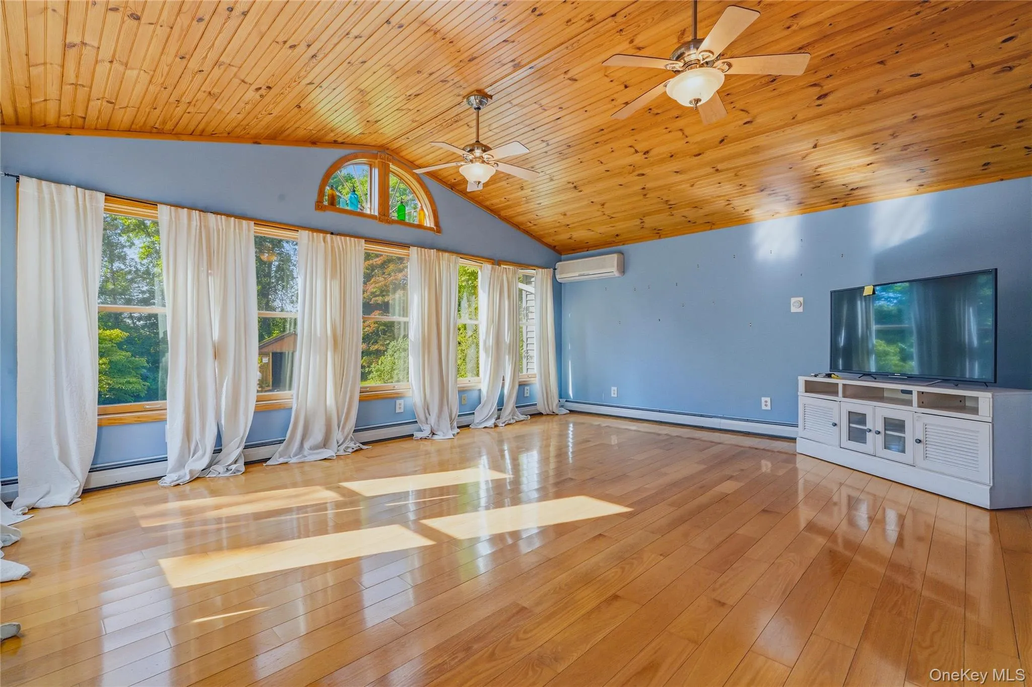 12 Kristi Lane, Poughkeepsie, NY, 4 Bedrooms Bedrooms, 12 Rooms Rooms,2 BathroomsBathrooms,Residential,For Rent,Kristi,0,1025240 12 Kristi Lane, Poughkeepsie, NY, 4 Bedrooms Bedrooms, 12 Rooms Rooms,2 BathroomsBathrooms,Residential,For Rent,Kristi,0,1025240