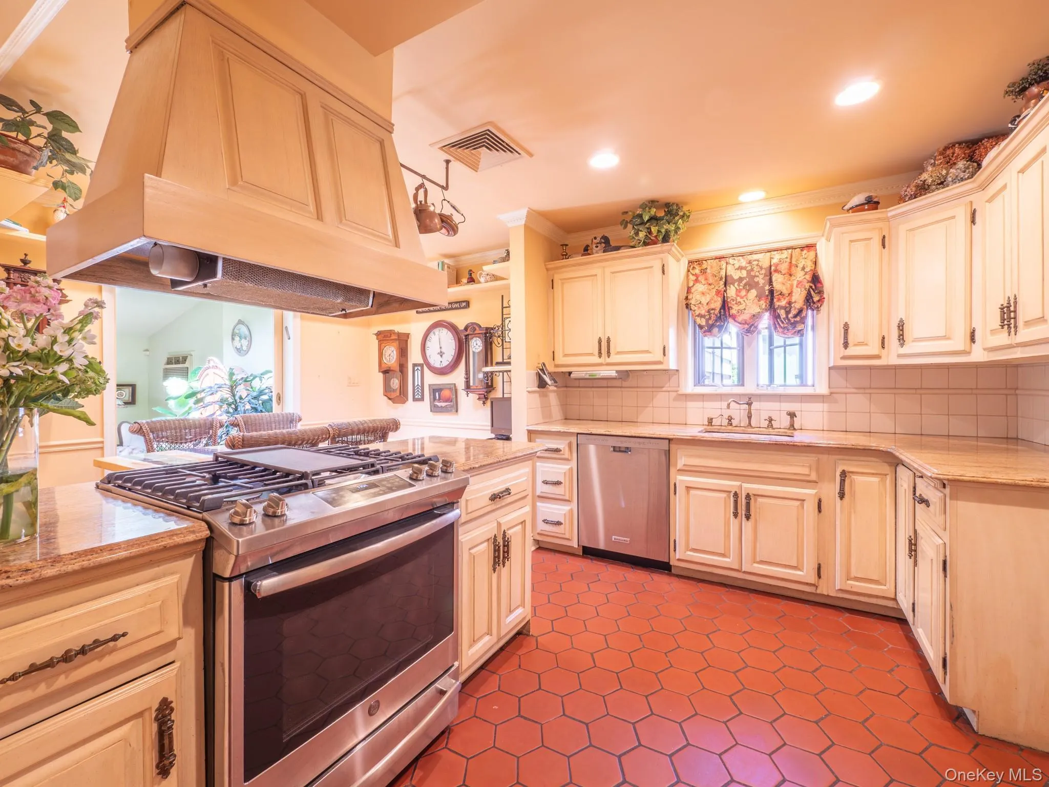 69-78 180th Street, New York, NY, 3 Bedrooms Bedrooms, 8 Rooms Rooms,2 BathroomsBathrooms,Residential,For Rent,180th,0,1025241 69-78 180th Street, New York, NY, 3 Bedrooms Bedrooms, 8 Rooms Rooms,2 BathroomsBathrooms,Residential,For Rent,180th,0,1025241