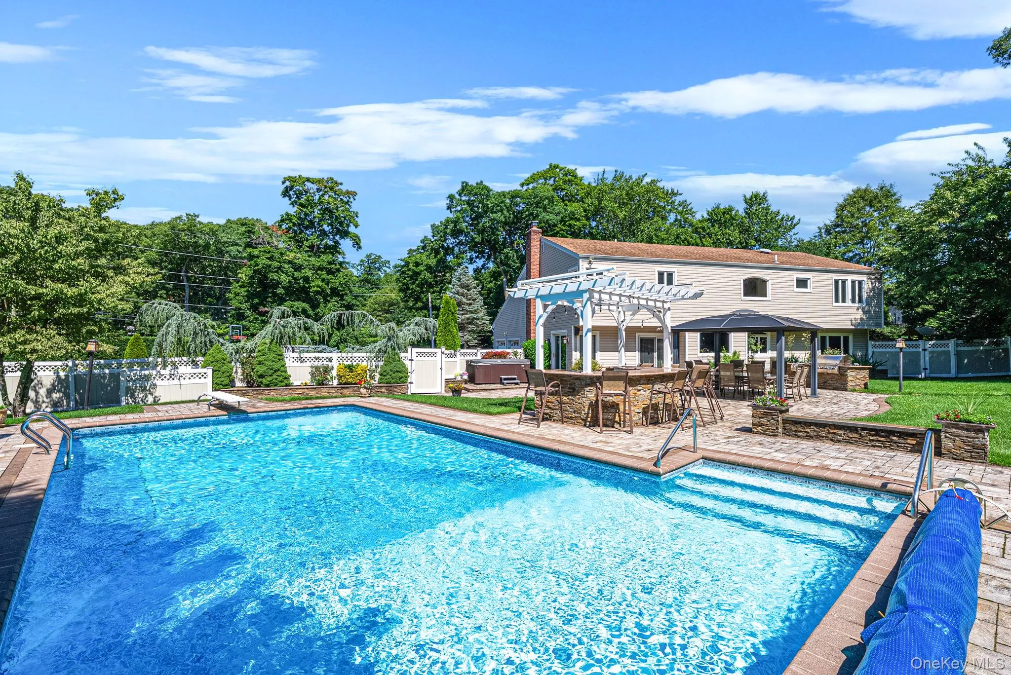 174 Dix Hills Road, Huntington, NY, 3 Bedrooms Bedrooms, 10 Rooms Rooms,2 BathroomsBathrooms,Residential,For Rent,Dix Hills,0,1025247 174 Dix Hills Road, Huntington, NY, 3 Bedrooms Bedrooms, 10 Rooms Rooms,2 BathroomsBathrooms,Residential,For Rent,Dix Hills,0,1025247