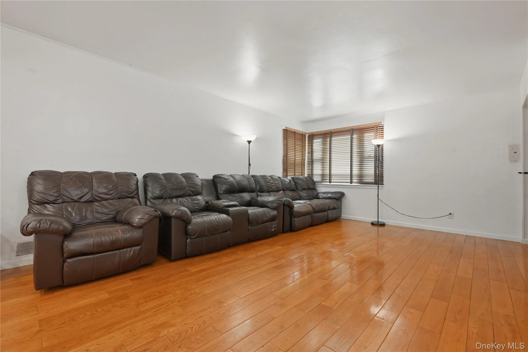 6715 215th Street, New York, NY, 3 Bedrooms Bedrooms, 7 Rooms Rooms,2 BathroomsBathrooms,Residential,For Rent,215th,0,1025248 6715 215th Street, New York, NY, 3 Bedrooms Bedrooms, 7 Rooms Rooms,2 BathroomsBathrooms,Residential,For Rent,215th,0,1025248