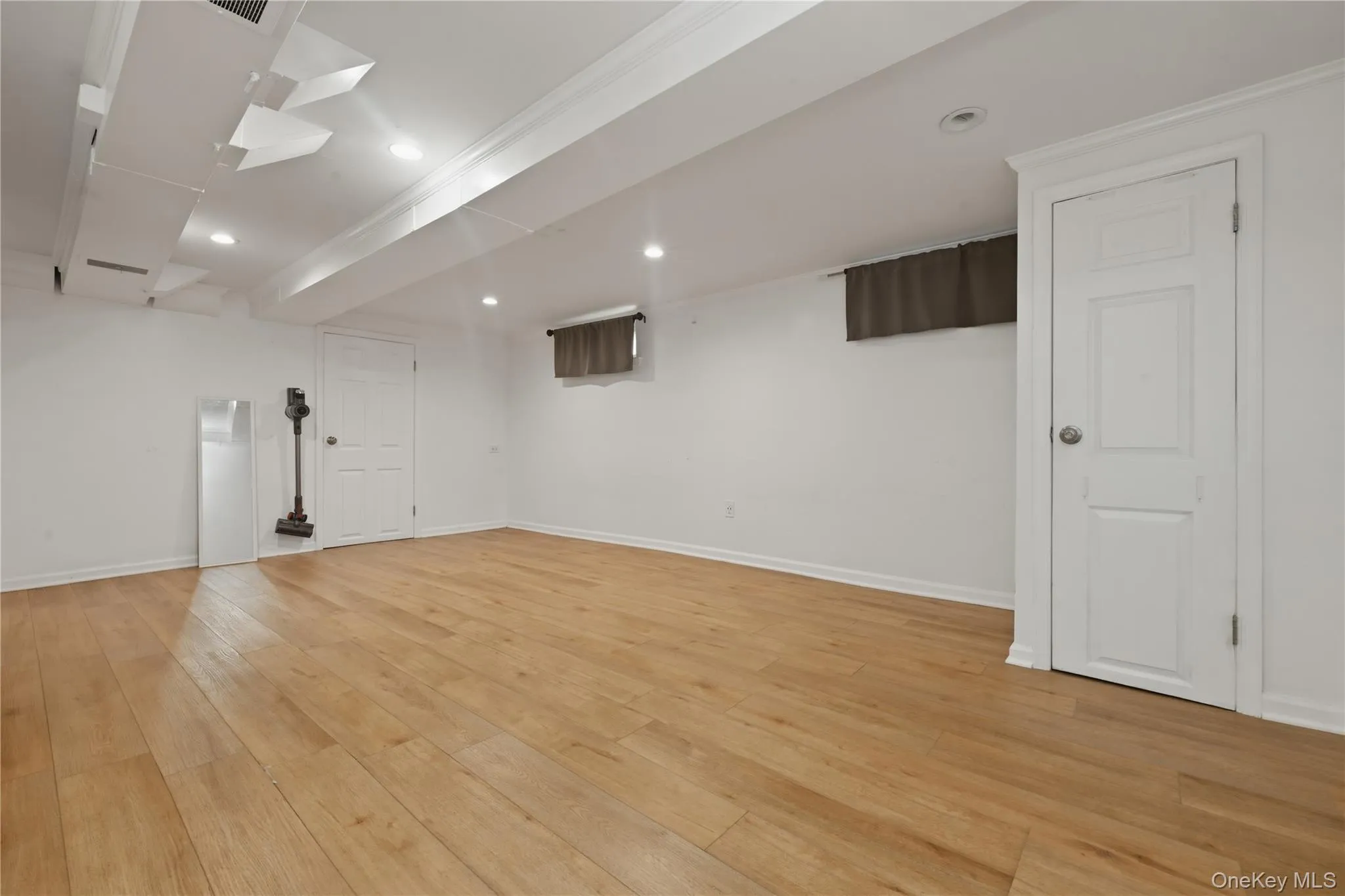 6715 215th Street, New York, NY, 3 Bedrooms Bedrooms, 7 Rooms Rooms,2 BathroomsBathrooms,Residential,For Rent,215th,0,1025248 6715 215th Street, New York, NY, 3 Bedrooms Bedrooms, 7 Rooms Rooms,2 BathroomsBathrooms,Residential,For Rent,215th,0,1025248
