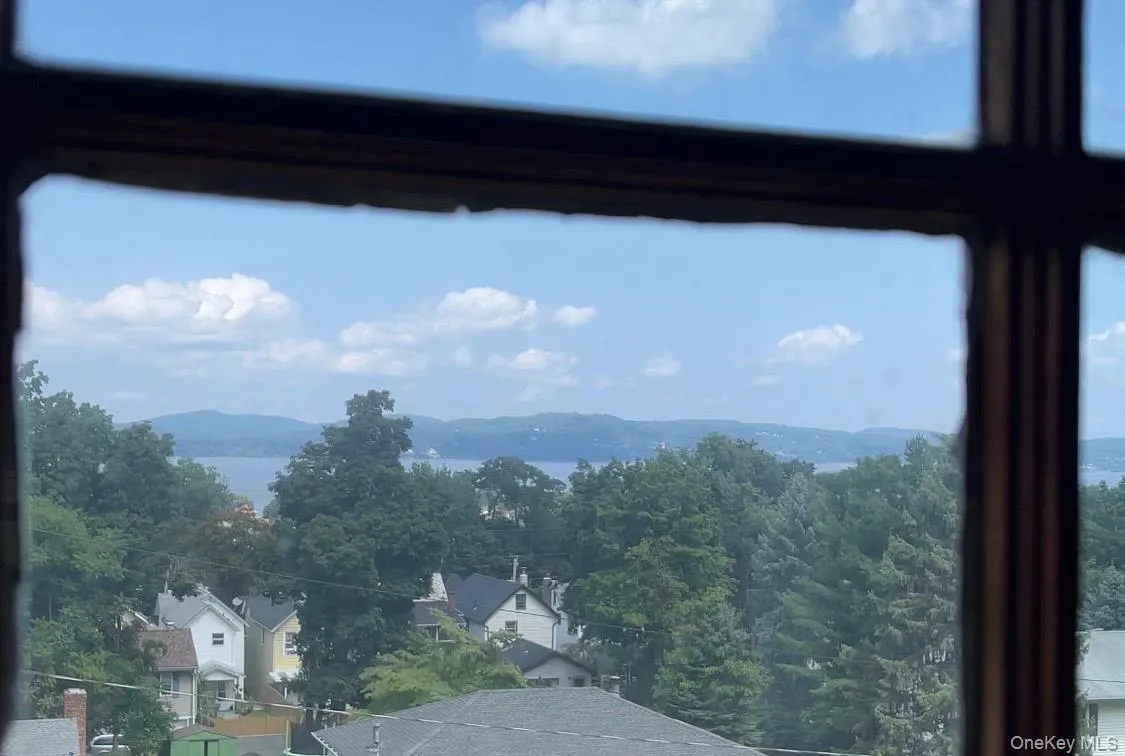 28 Hillside Avenue, Haverstraw, NY, 4 Bedrooms Bedrooms, 13 Rooms Rooms,1 BathroomBathrooms,Residential,For Rent,Hillside,0,1025251 28 Hillside Avenue, Haverstraw, NY, 4 Bedrooms Bedrooms, 13 Rooms Rooms,1 BathroomBathrooms,Residential,For Rent,Hillside,0,1025251
