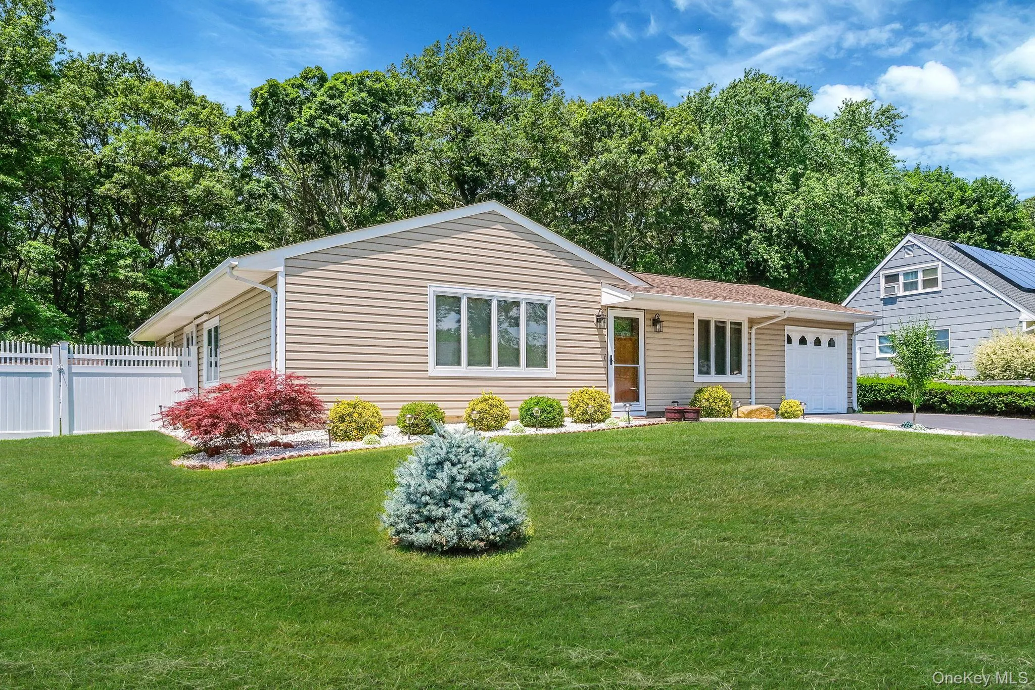 150 Rosemont Avenue, Brookhaven, NY, 3 Bedrooms Bedrooms, 7 Rooms Rooms,1 BathroomBathrooms,Residential,For Rent,Rosemont,0,1025261 150 Rosemont Avenue, Brookhaven, NY, 3 Bedrooms Bedrooms, 7 Rooms Rooms,1 BathroomBathrooms,Residential,For Rent,Rosemont,0,1025261