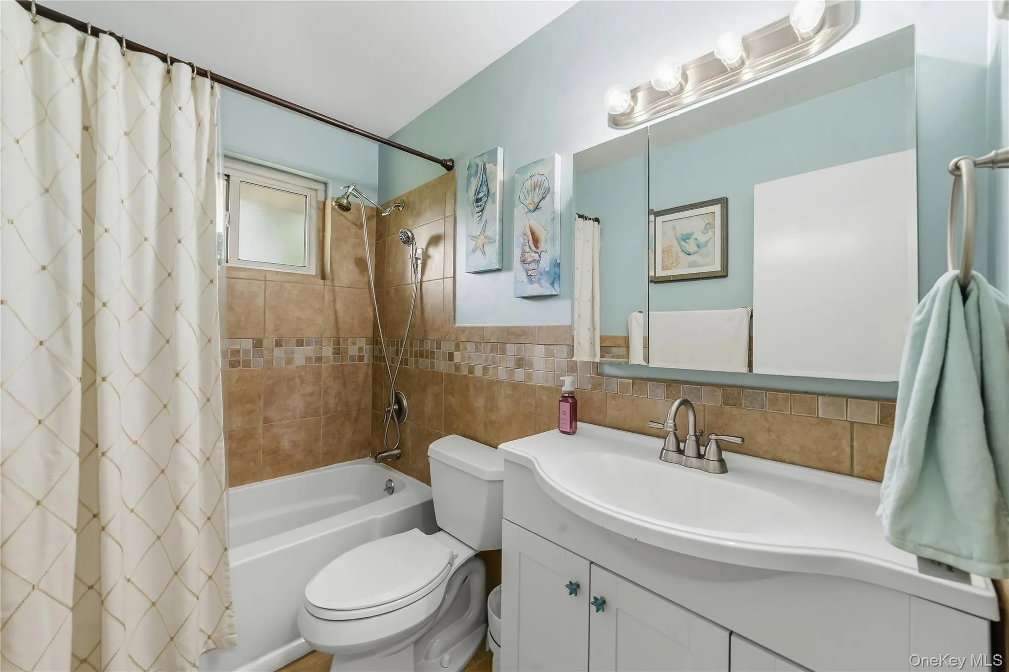 836 Broadway, Yonkers, NY, 2 Bedrooms Bedrooms, 5 Rooms Rooms,1 BathroomBathrooms,Residential,For Rent,Broadway,0,1025264 836 Broadway, Yonkers, NY, 2 Bedrooms Bedrooms, 5 Rooms Rooms,1 BathroomBathrooms,Residential,For Rent,Broadway,0,1025264