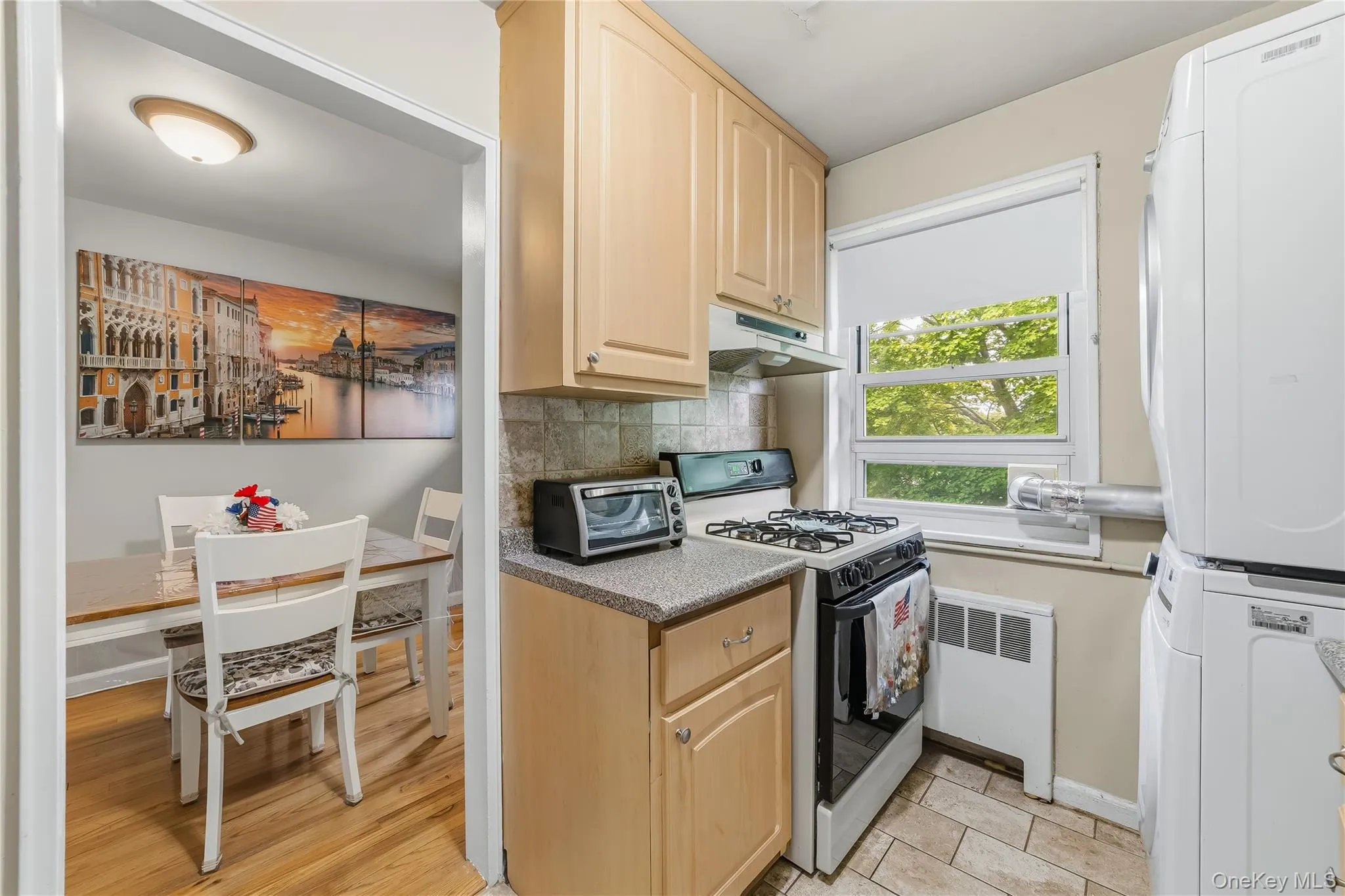 836 Broadway, Yonkers, NY, 2 Bedrooms Bedrooms, 5 Rooms Rooms,1 BathroomBathrooms,Residential,For Rent,Broadway,0,1025264 836 Broadway, Yonkers, NY, 2 Bedrooms Bedrooms, 5 Rooms Rooms,1 BathroomBathrooms,Residential,For Rent,Broadway,0,1025264