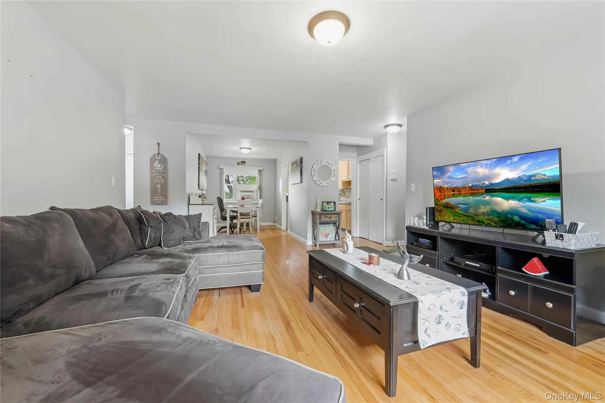 836 Broadway, Yonkers, NY, 2 Bedrooms Bedrooms, 5 Rooms Rooms,1 BathroomBathrooms,Residential,For Rent,Broadway,0,1025264 836 Broadway, Yonkers, NY, 2 Bedrooms Bedrooms, 5 Rooms Rooms,1 BathroomBathrooms,Residential,For Rent,Broadway,0,1025264