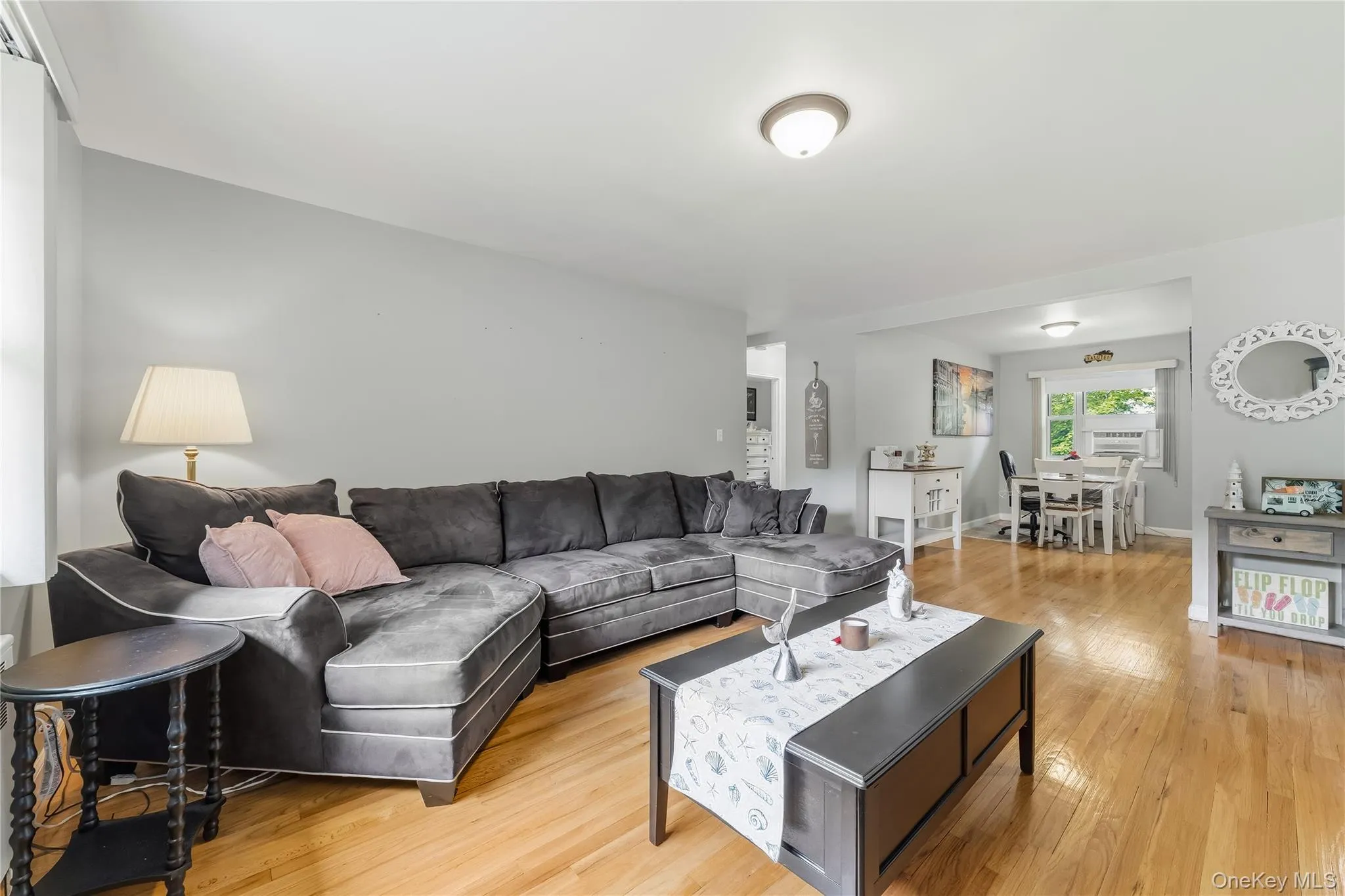 836 Broadway, Yonkers, NY, 2 Bedrooms Bedrooms, 5 Rooms Rooms,1 BathroomBathrooms,Residential,For Rent,Broadway,0,1025264 836 Broadway, Yonkers, NY, 2 Bedrooms Bedrooms, 5 Rooms Rooms,1 BathroomBathrooms,Residential,For Rent,Broadway,0,1025264