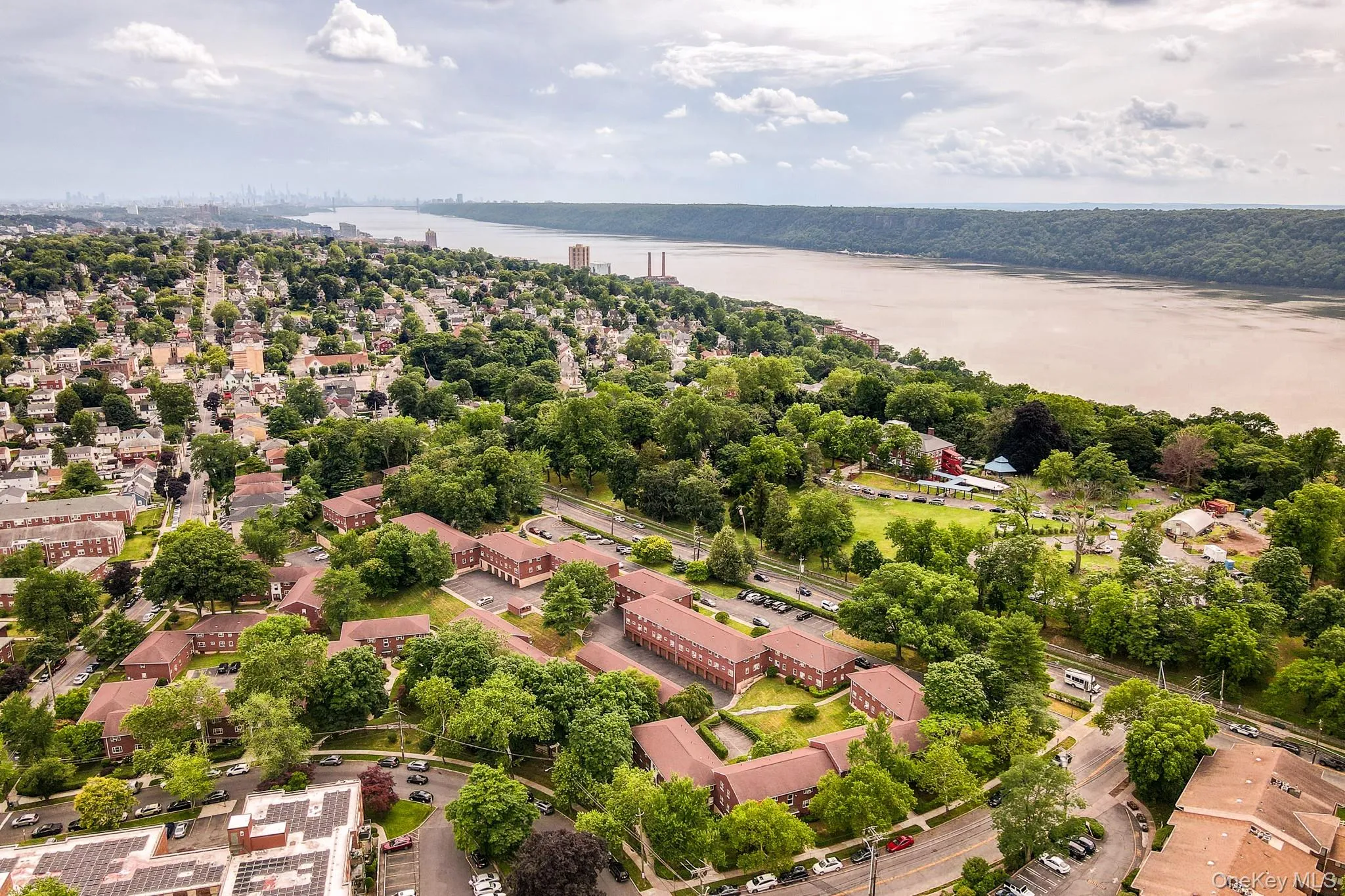836 Broadway, Yonkers, NY, 2 Bedrooms Bedrooms, 5 Rooms Rooms,1 BathroomBathrooms,Residential,For Rent,Broadway,0,1025264 836 Broadway, Yonkers, NY, 2 Bedrooms Bedrooms, 5 Rooms Rooms,1 BathroomBathrooms,Residential,For Rent,Broadway,0,1025264