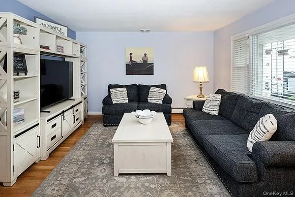 113 Iceland Drive, Huntington, NY, 3 Bedrooms Bedrooms, 5 Rooms Rooms,1 BathroomBathrooms,Residential,For Rent,Iceland,0,1025265 113 Iceland Drive, Huntington, NY, 3 Bedrooms Bedrooms, 5 Rooms Rooms,1 BathroomBathrooms,Residential,For Rent,Iceland,0,1025265