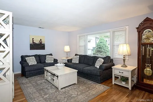 113 Iceland Drive, Huntington, NY, 3 Bedrooms Bedrooms, 5 Rooms Rooms,1 BathroomBathrooms,Residential,For Rent,Iceland,0,1025265 113 Iceland Drive, Huntington, NY, 3 Bedrooms Bedrooms, 5 Rooms Rooms,1 BathroomBathrooms,Residential,For Rent,Iceland,0,1025265