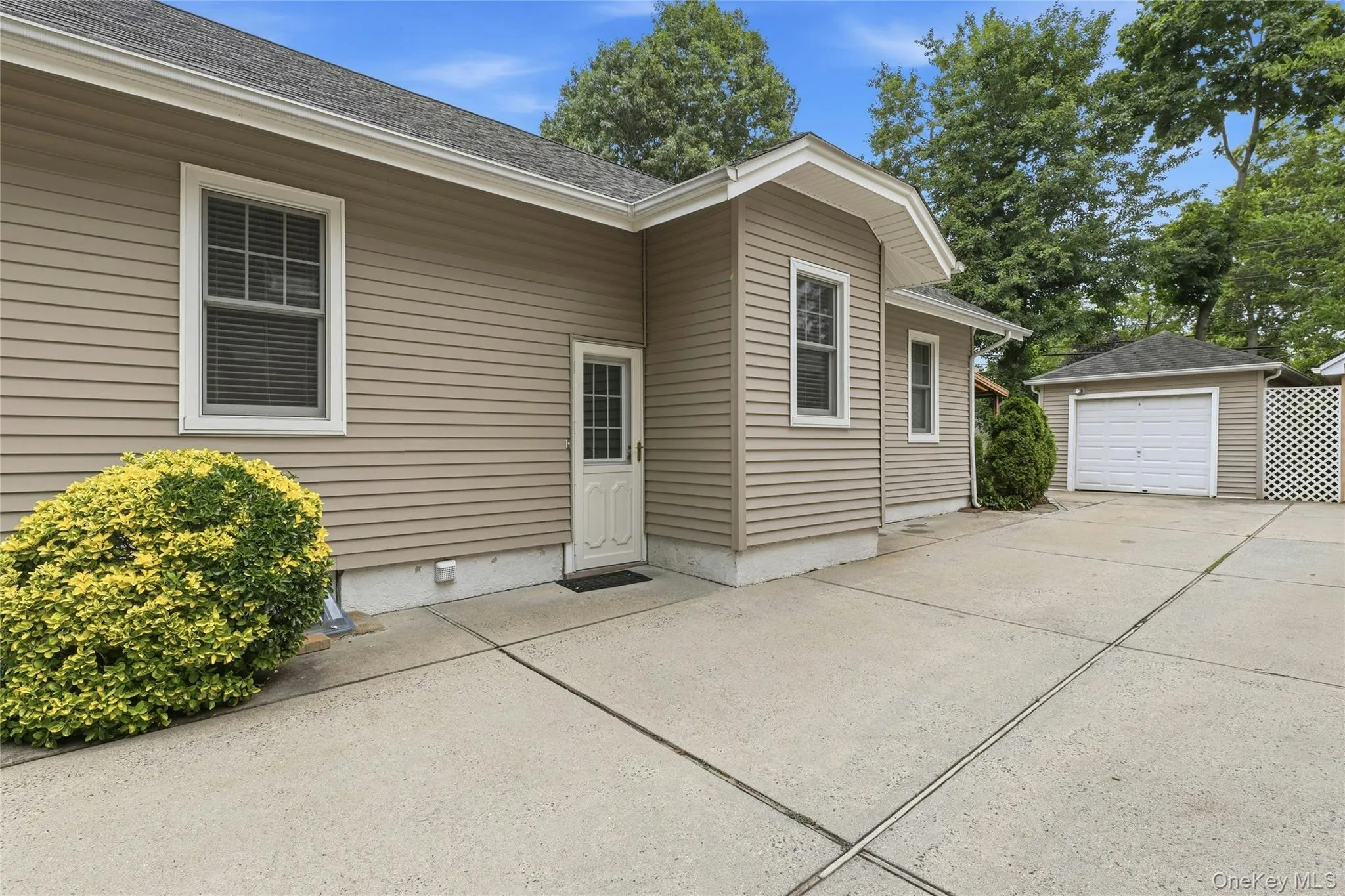 16 Superior Road, Hempstead, NY, 3 Bedrooms Bedrooms, 7 Rooms Rooms,2 BathroomsBathrooms,Residential,For Rent,Superior,0,1025267 16 Superior Road, Hempstead, NY, 3 Bedrooms Bedrooms, 7 Rooms Rooms,2 BathroomsBathrooms,Residential,For Rent,Superior,0,1025267