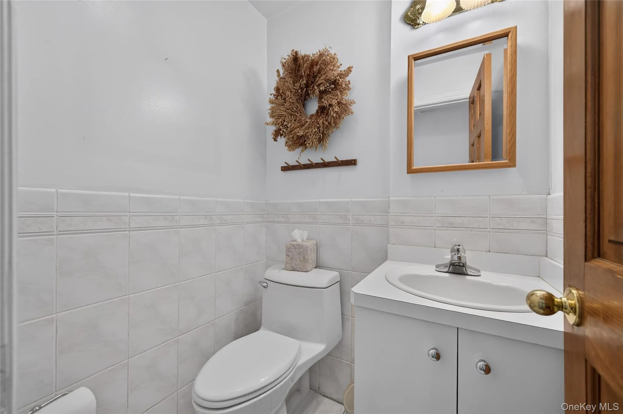 1st floor Powder Room 1st floor Powder Room