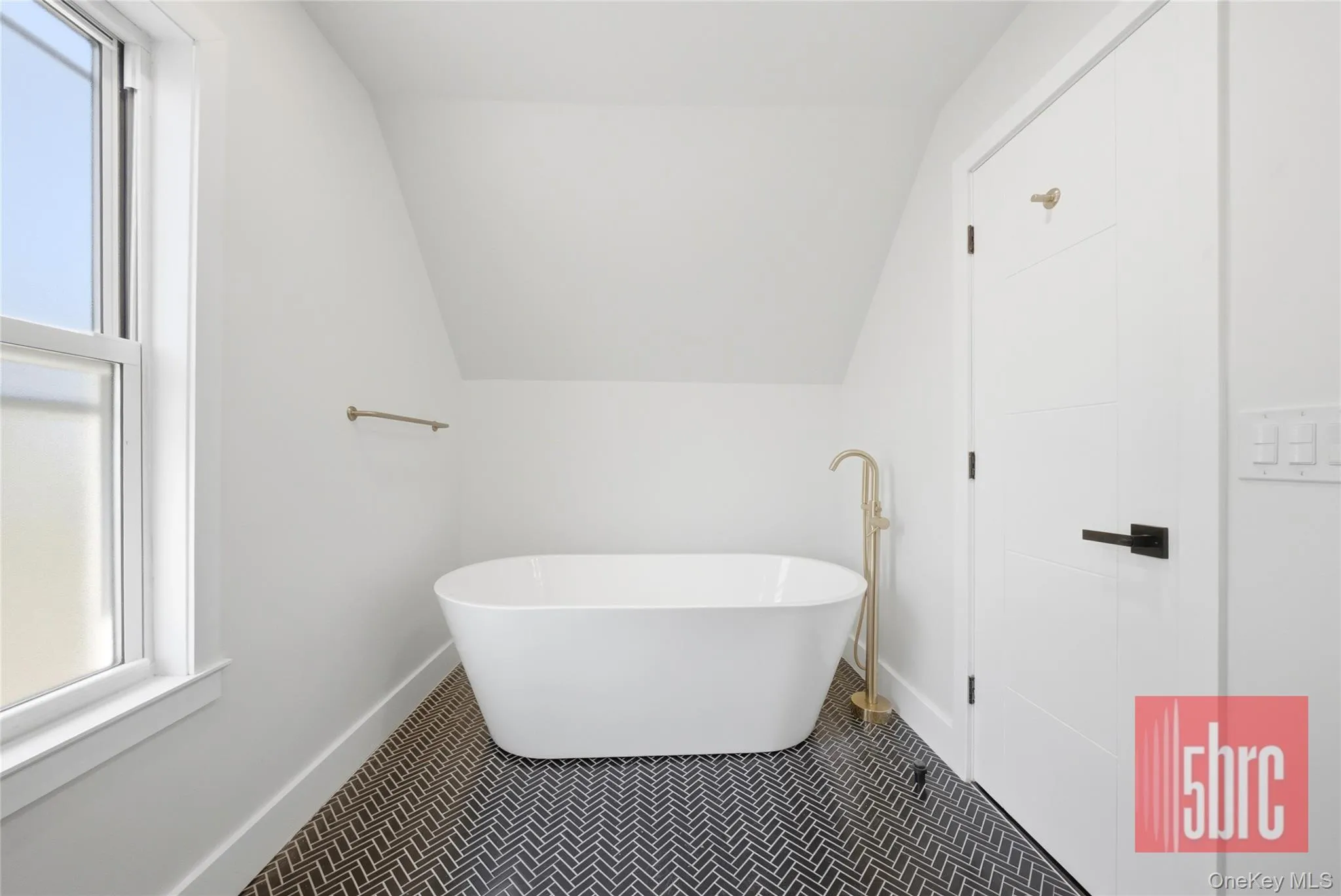 1205 Beverley Road, New York, NY, 5 Bedrooms Bedrooms, 18 Rooms Rooms,5 BathroomsBathrooms,Residential,For Rent,Beverley,0,1025270 1205 Beverley Road, New York, NY, 5 Bedrooms Bedrooms, 18 Rooms Rooms,5 BathroomsBathrooms,Residential,For Rent,Beverley,0,1025270