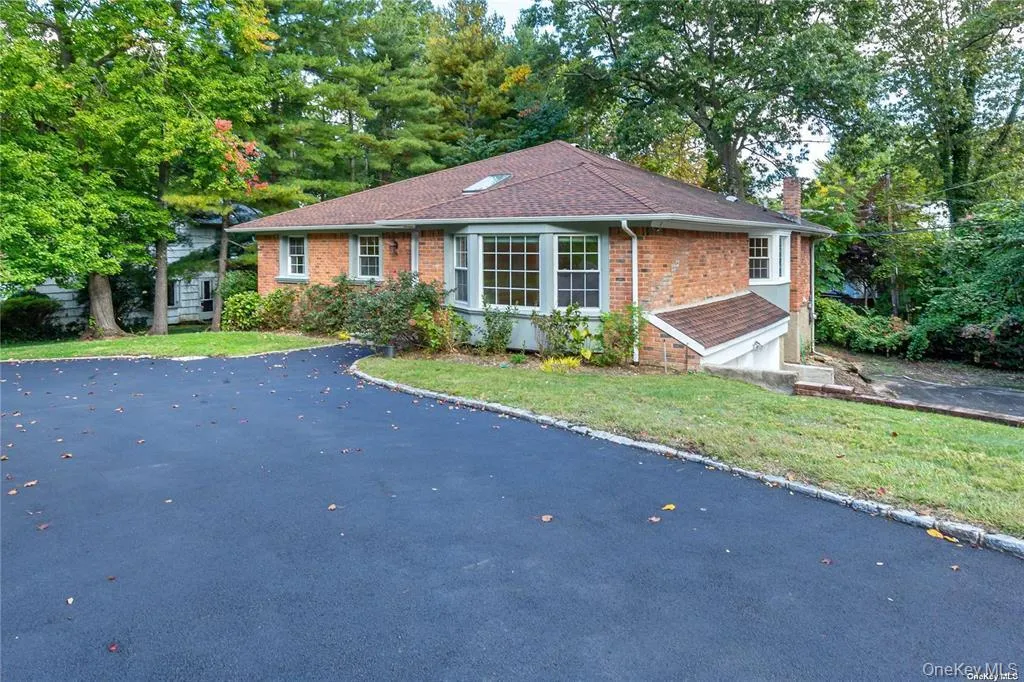 114 Tara Drive, North Hempstead, NY, 4 Bedrooms Bedrooms, 9 Rooms Rooms,3 BathroomsBathrooms,Residential,For Rent,Tara,0,1025274 114 Tara Drive, North Hempstead, NY, 4 Bedrooms Bedrooms, 9 Rooms Rooms,3 BathroomsBathrooms,Residential,For Rent,Tara,0,1025274