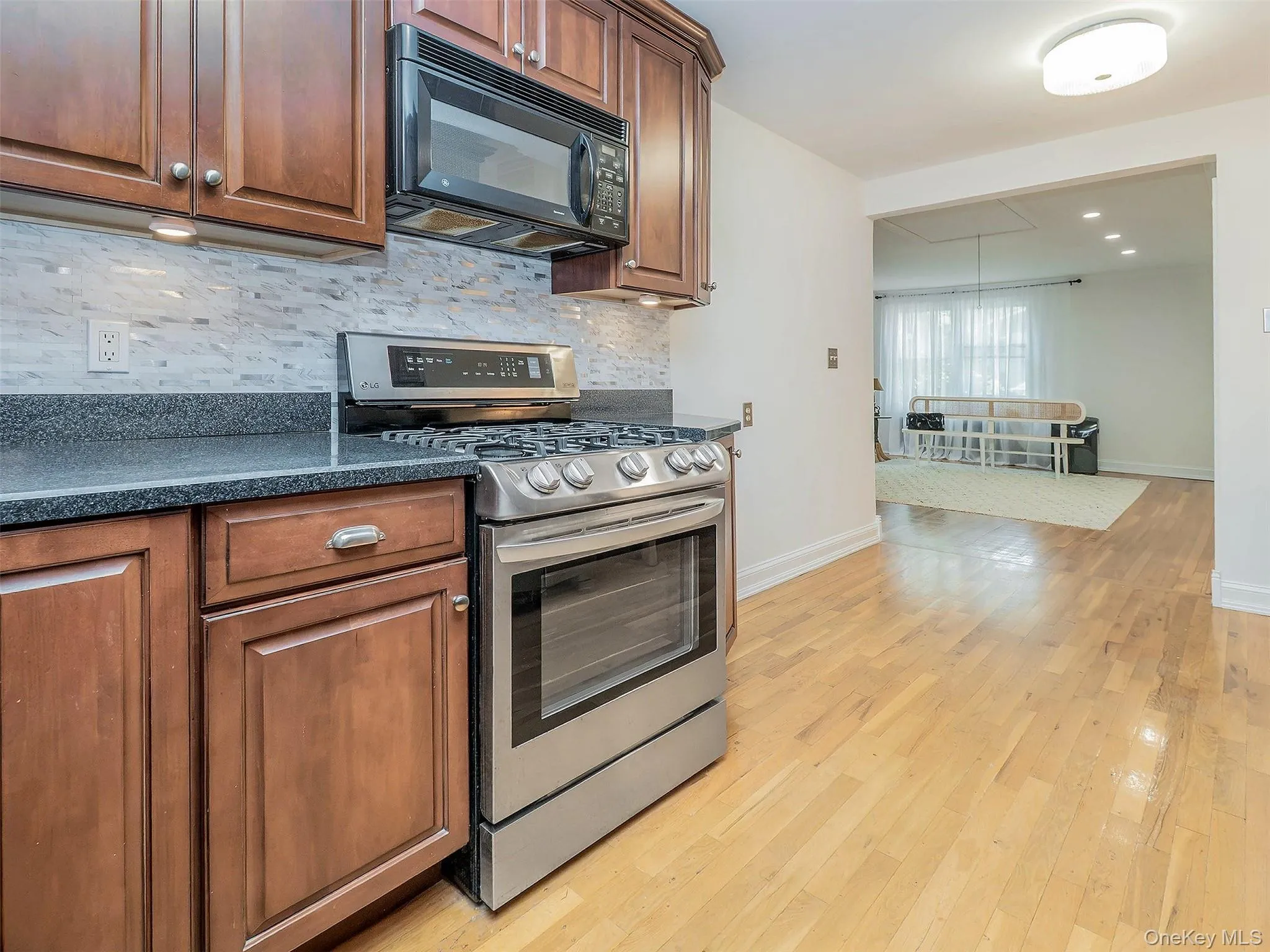 84U Glen Keith Road, Glen Cove, NY, 1 Bedroom Bedrooms, 3 Rooms Rooms,1 BathroomBathrooms,Residential,For Rent,Glen Keith,0,1025281 84U Glen Keith Road, Glen Cove, NY, 1 Bedroom Bedrooms, 3 Rooms Rooms,1 BathroomBathrooms,Residential,For Rent,Glen Keith,0,1025281