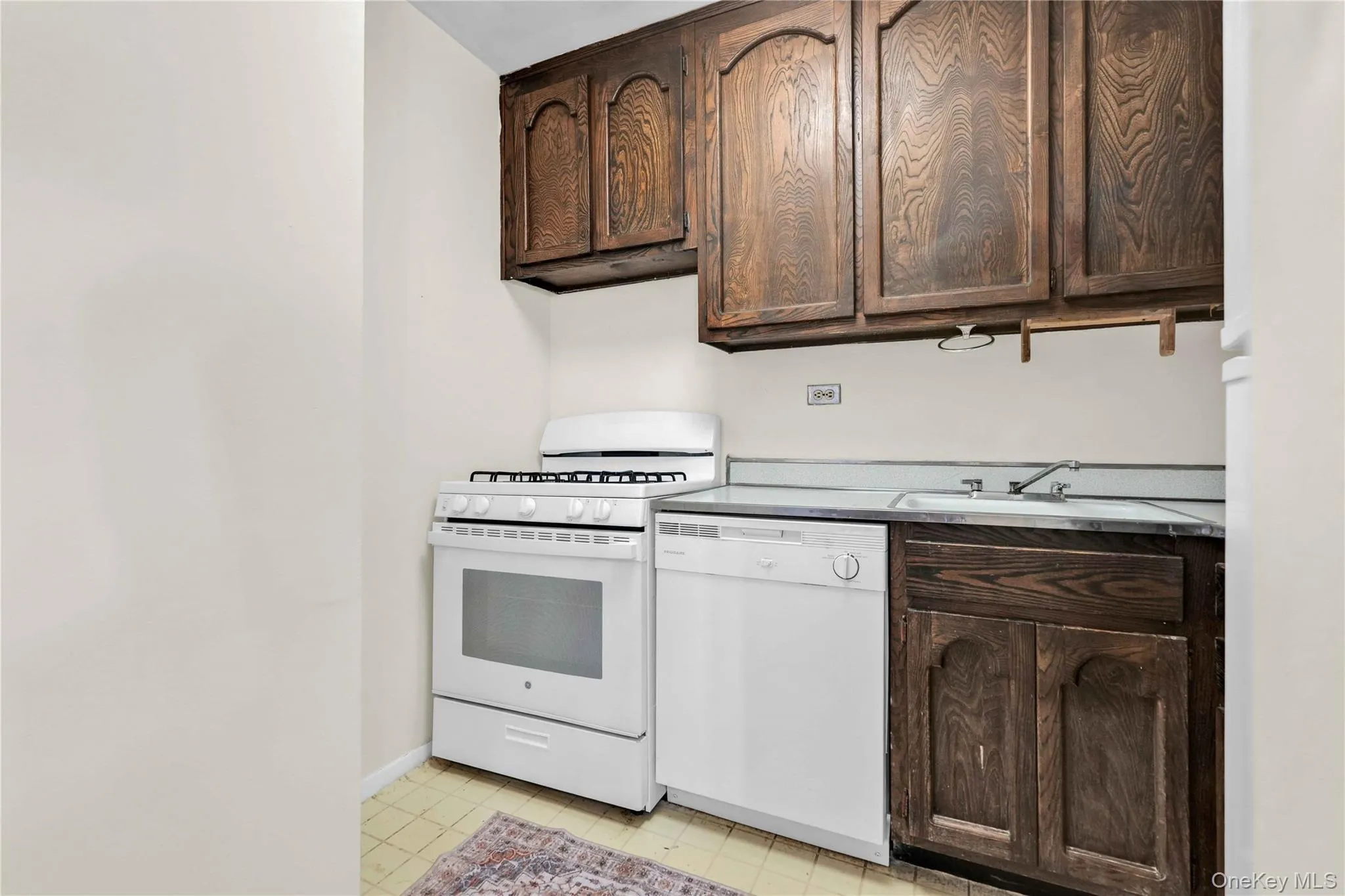 175-20 Wexford Terrace, New York, NY, 1 Room Rooms,1 BathroomBathrooms,Residential,For Rent,Wexford Terrace,0,1025289 175-20 Wexford Terrace, New York, NY, 1 Room Rooms,1 BathroomBathrooms,Residential,For Rent,Wexford Terrace,0,1025289