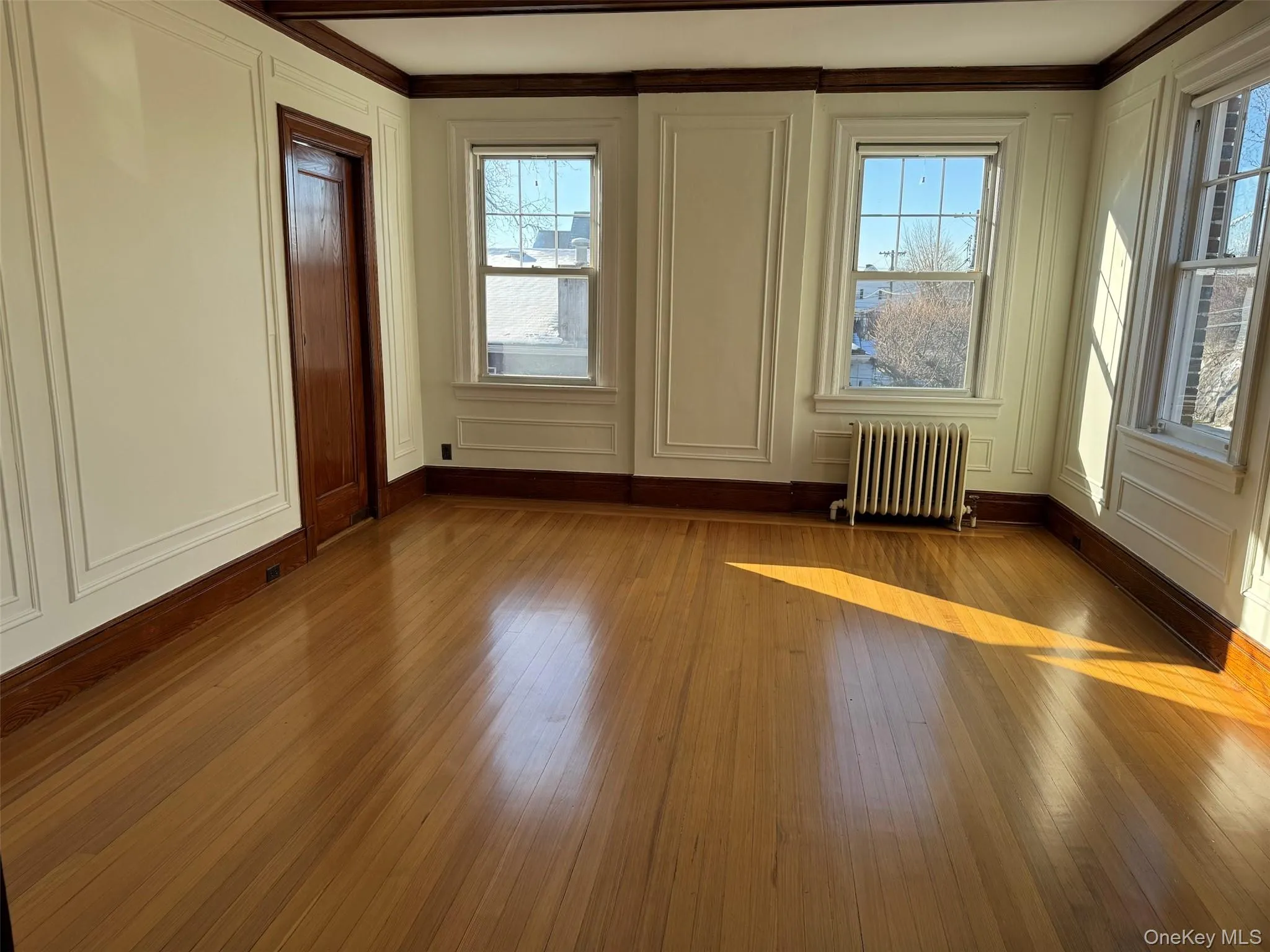 Large spacious room Large spacious room
