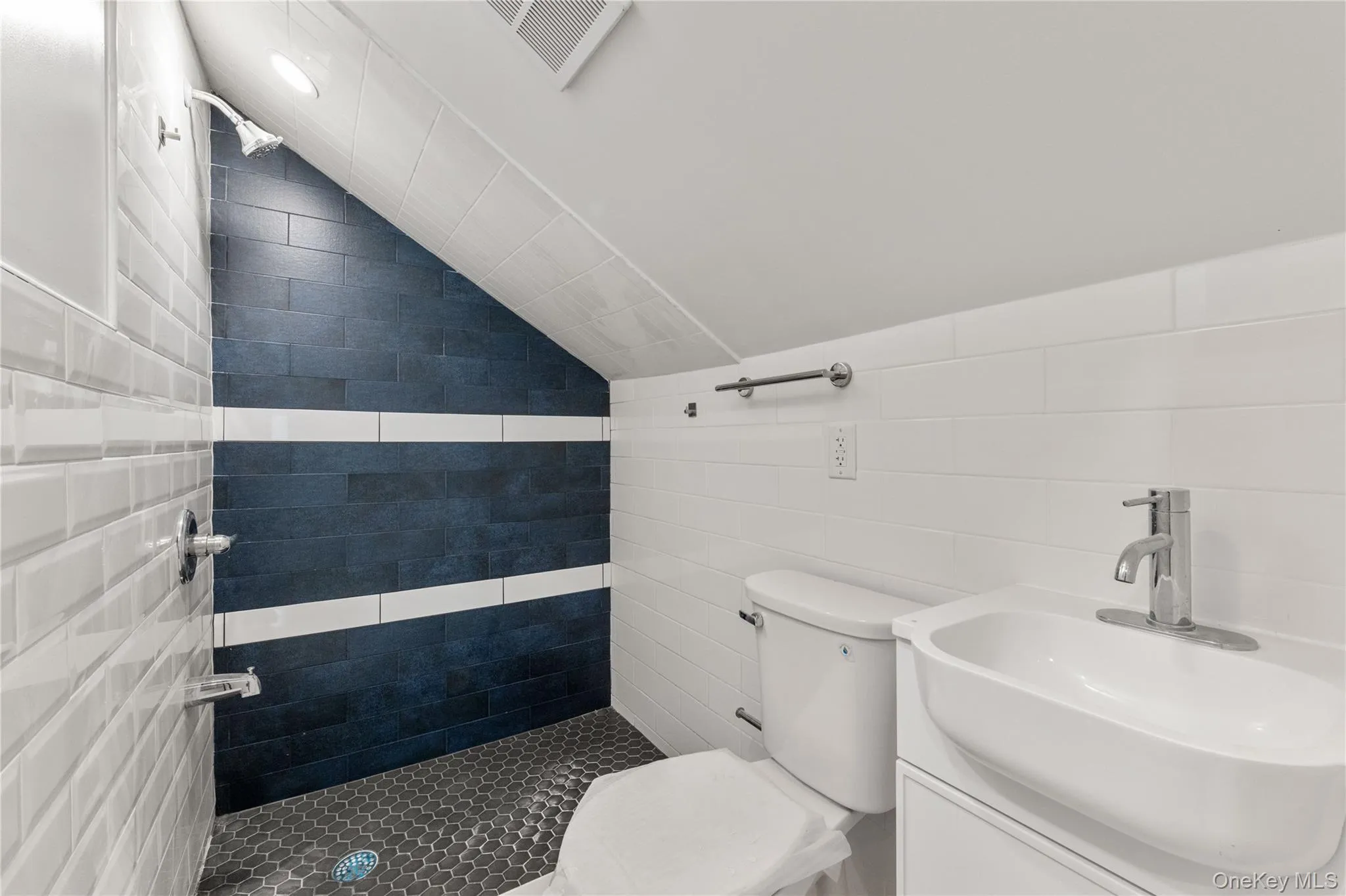8492 Homelawn Street, New York, NY, 4 Bedrooms Bedrooms, 10 Rooms Rooms,4 BathroomsBathrooms,Residential,For Rent,Homelawn,0,1025292 8492 Homelawn Street, New York, NY, 4 Bedrooms Bedrooms, 10 Rooms Rooms,4 BathroomsBathrooms,Residential,For Rent,Homelawn,0,1025292