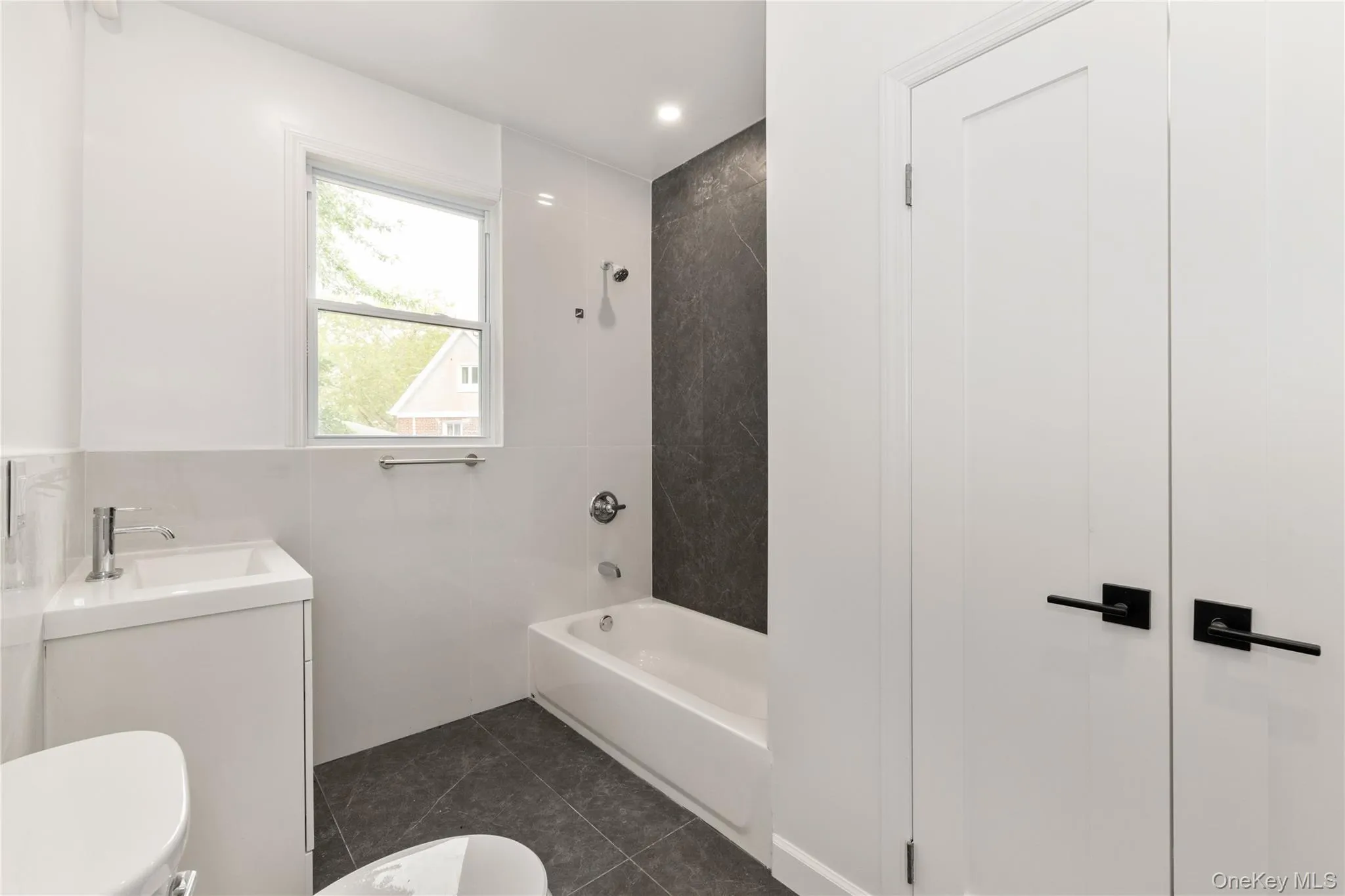 8492 Homelawn Street, New York, NY, 4 Bedrooms Bedrooms, 10 Rooms Rooms,4 BathroomsBathrooms,Residential,For Rent,Homelawn,0,1025292 8492 Homelawn Street, New York, NY, 4 Bedrooms Bedrooms, 10 Rooms Rooms,4 BathroomsBathrooms,Residential,For Rent,Homelawn,0,1025292