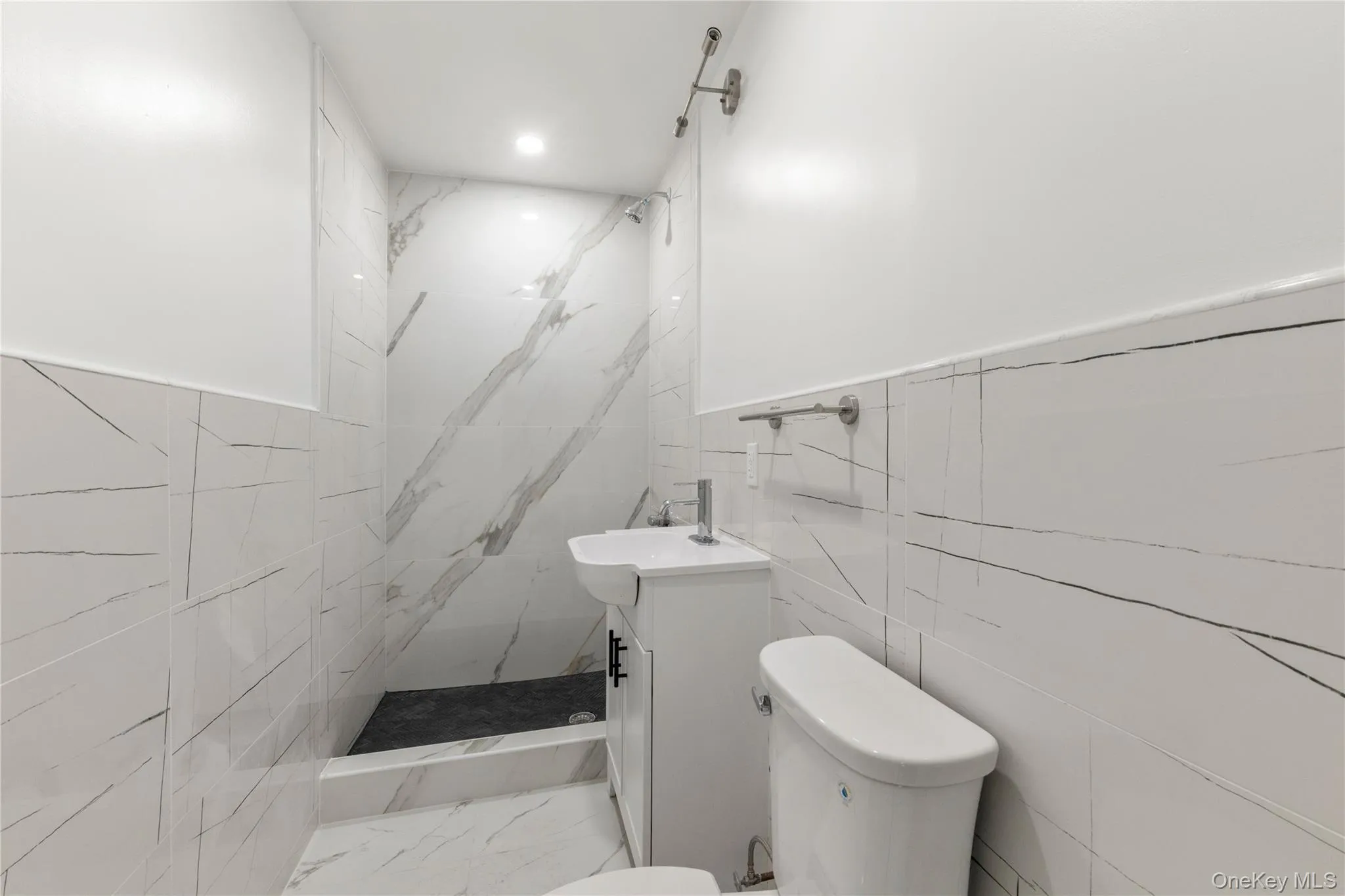 8492 Homelawn Street, New York, NY, 4 Bedrooms Bedrooms, 10 Rooms Rooms,4 BathroomsBathrooms,Residential,For Rent,Homelawn,0,1025292 8492 Homelawn Street, New York, NY, 4 Bedrooms Bedrooms, 10 Rooms Rooms,4 BathroomsBathrooms,Residential,For Rent,Homelawn,0,1025292