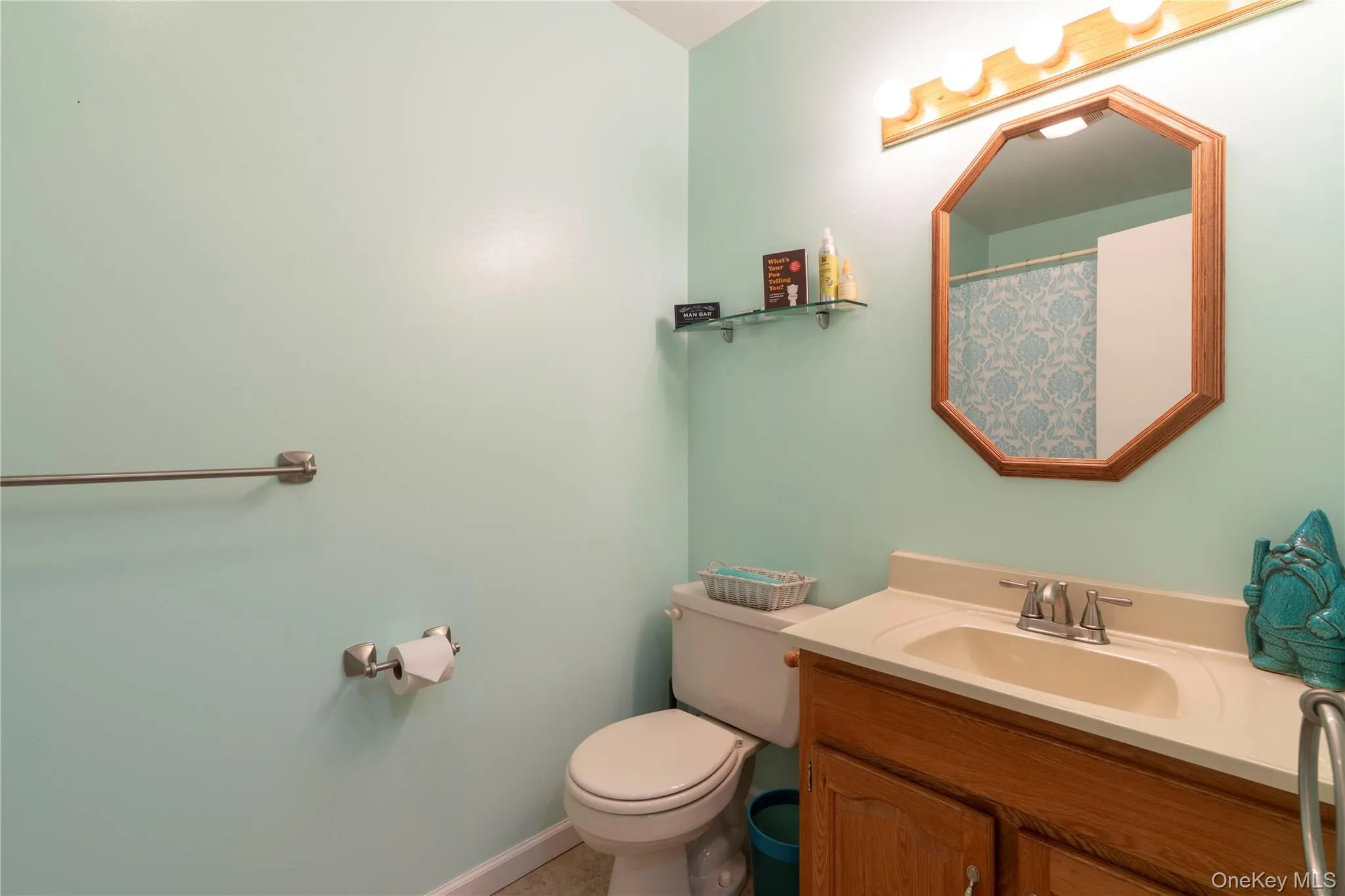 Main Bath upstairs Main Bath upstairs