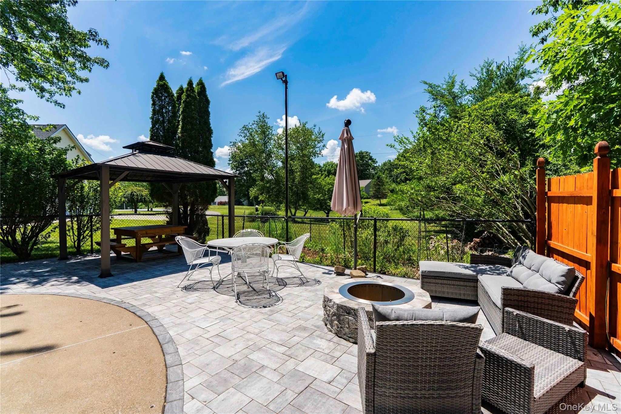 Beautifully landscaped for outdoor entertainment Beautifully landscaped for outdoor entertainment