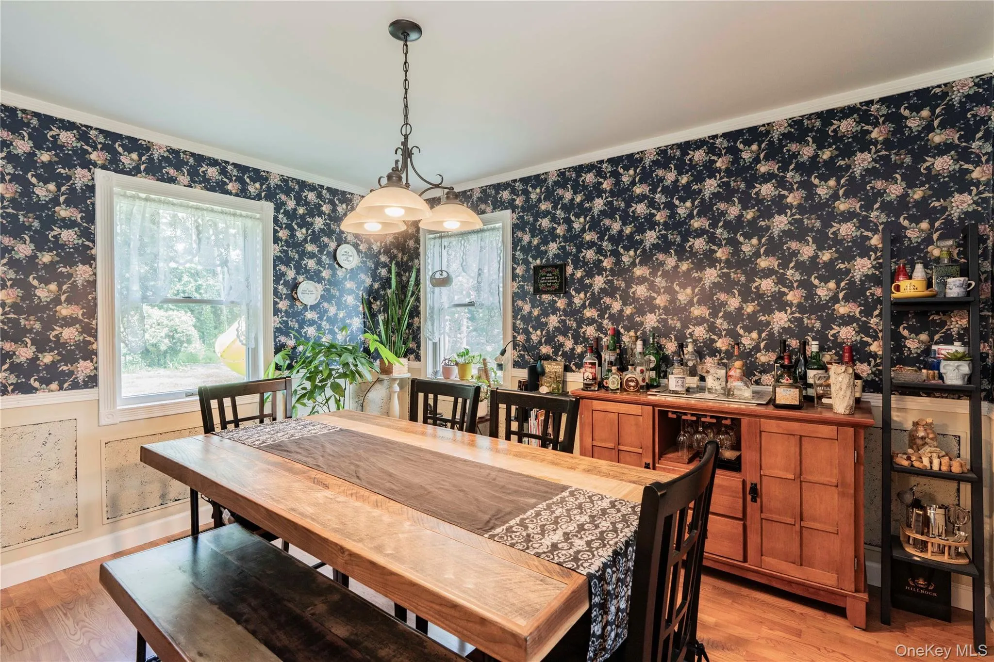 Formal Dining Room that opens to the kitchen and Living Room for easy entertaining Formal Dining Room that opens to the kitchen and Living Room for easy entertaining