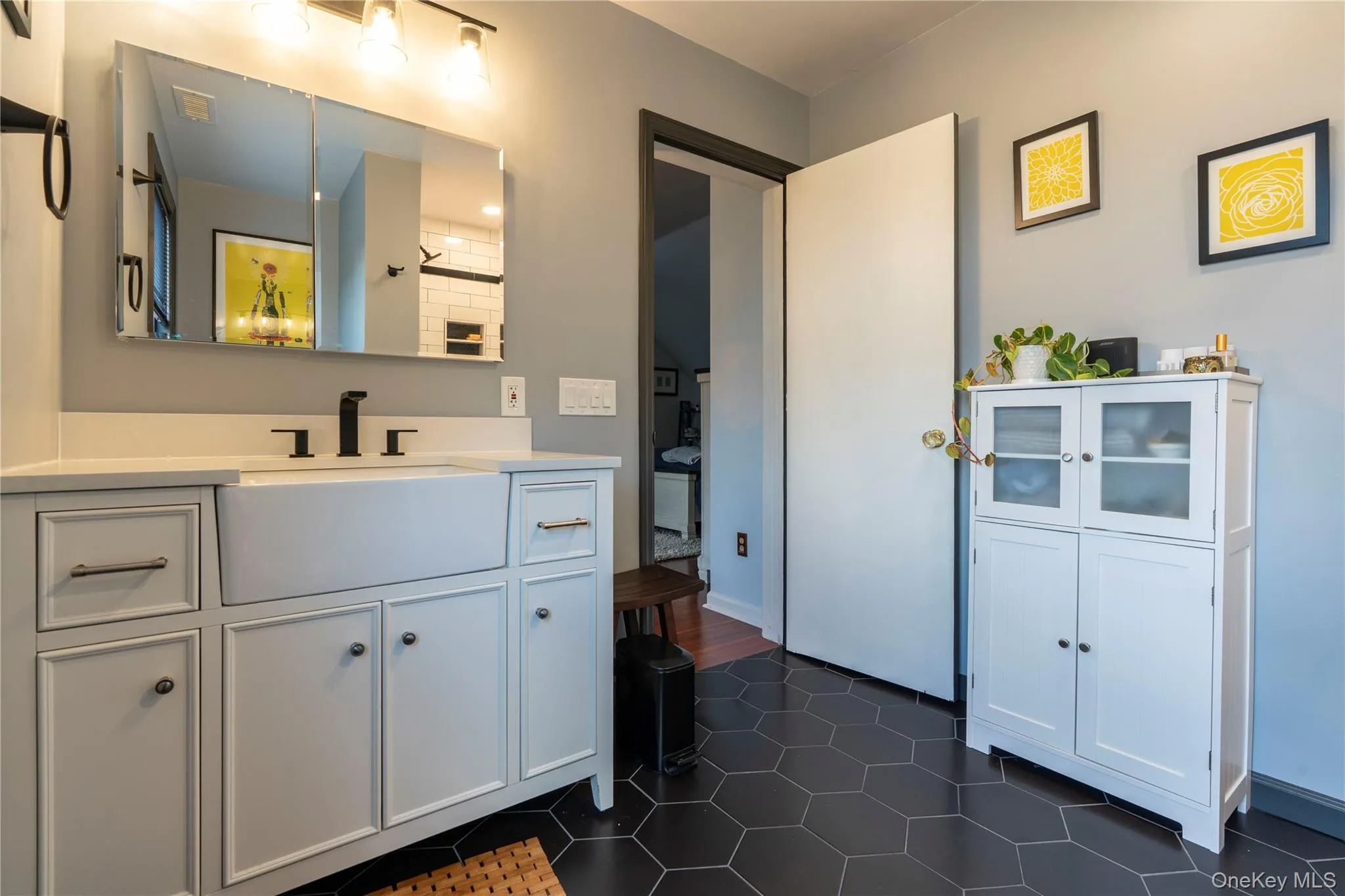 Beautifully remodeledprivate Bath in the Primary Bedroom Beautifully remodeledprivate Bath in the Primary Bedroom