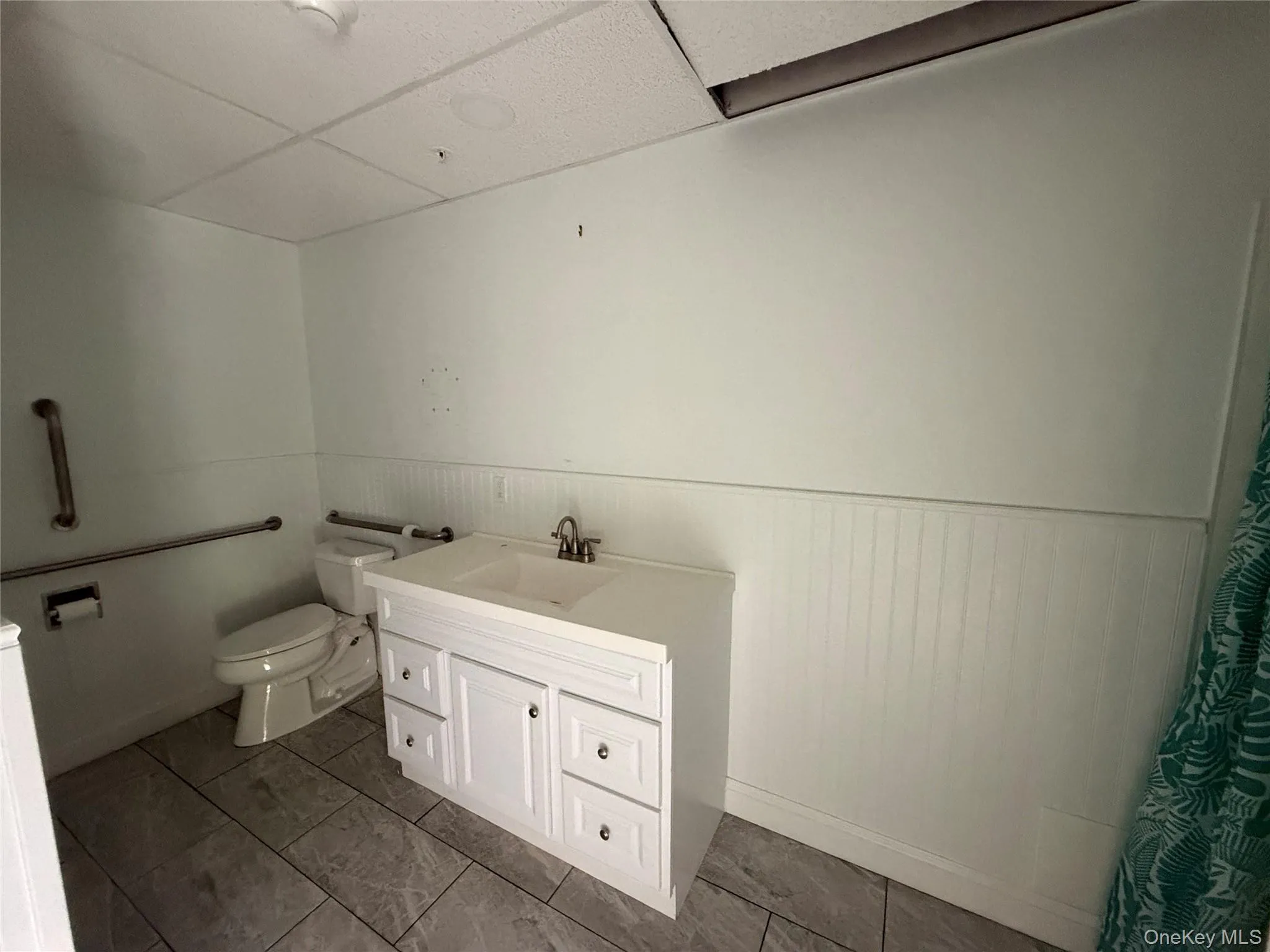 213 Lake Avenue, Smithtown, NY, ,Commercial Lease,For Rent,Lake,0,1025298 213 Lake Avenue, Smithtown, NY, ,Commercial Lease,For Rent,Lake,0,1025298