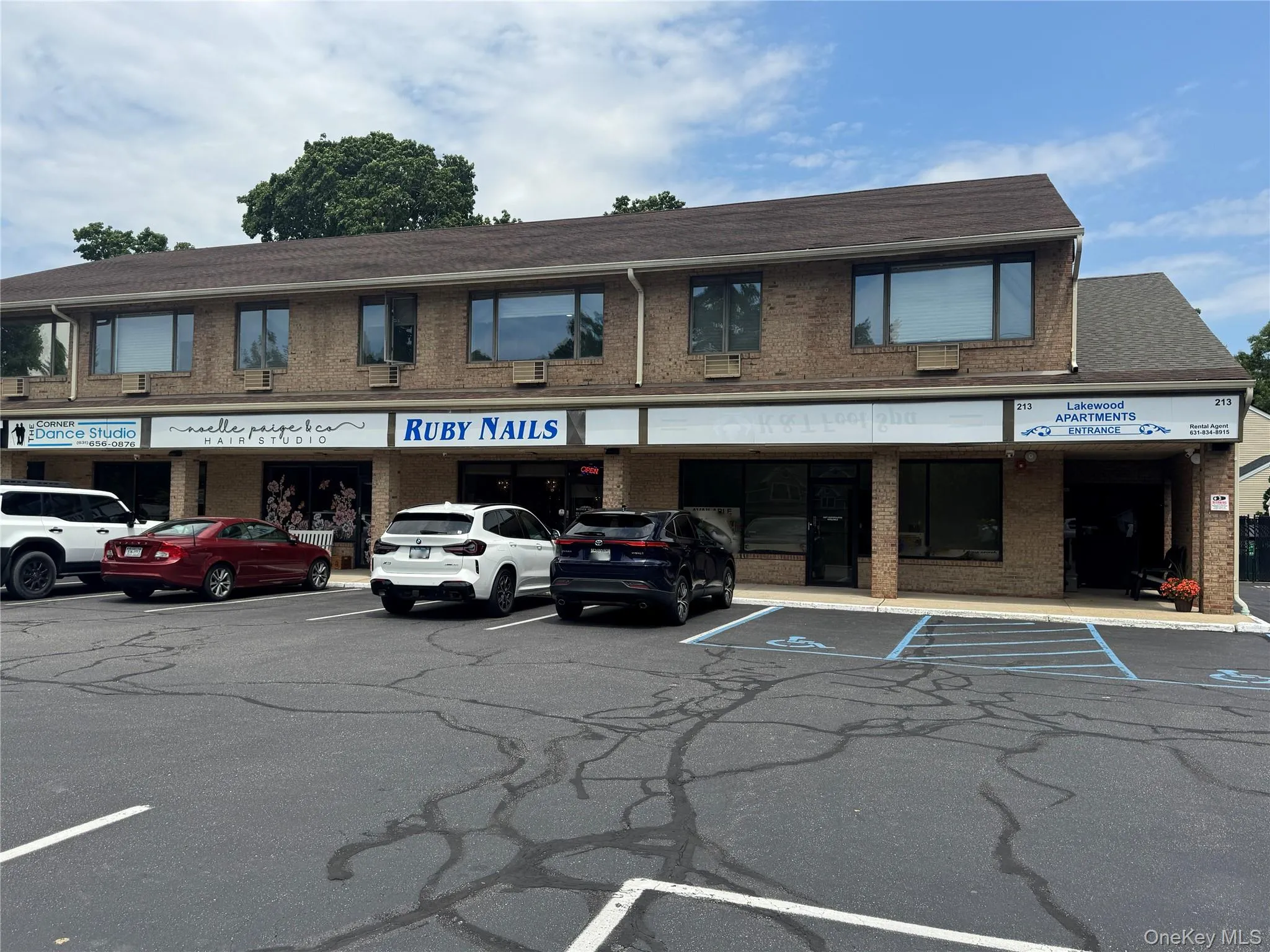 213 Lake Avenue, Smithtown, NY, ,Commercial Lease,For Rent,Lake,0,1025298 213 Lake Avenue, Smithtown, NY, ,Commercial Lease,For Rent,Lake,0,1025298