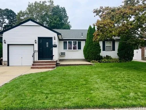 694 Blackstone Avenue, Hempstead, NY, 3 Bedroom Bedrooms, 6 Room Rooms,1 BathroomBathrooms,Residential Lease,For Rent,Blackstone,0,1025308 694 Blackstone Avenue, Hempstead, NY, 3 Bedroom Bedrooms, 6 Room Rooms,1 BathroomBathrooms,Residential Lease,For Rent,Blackstone,0,1025308