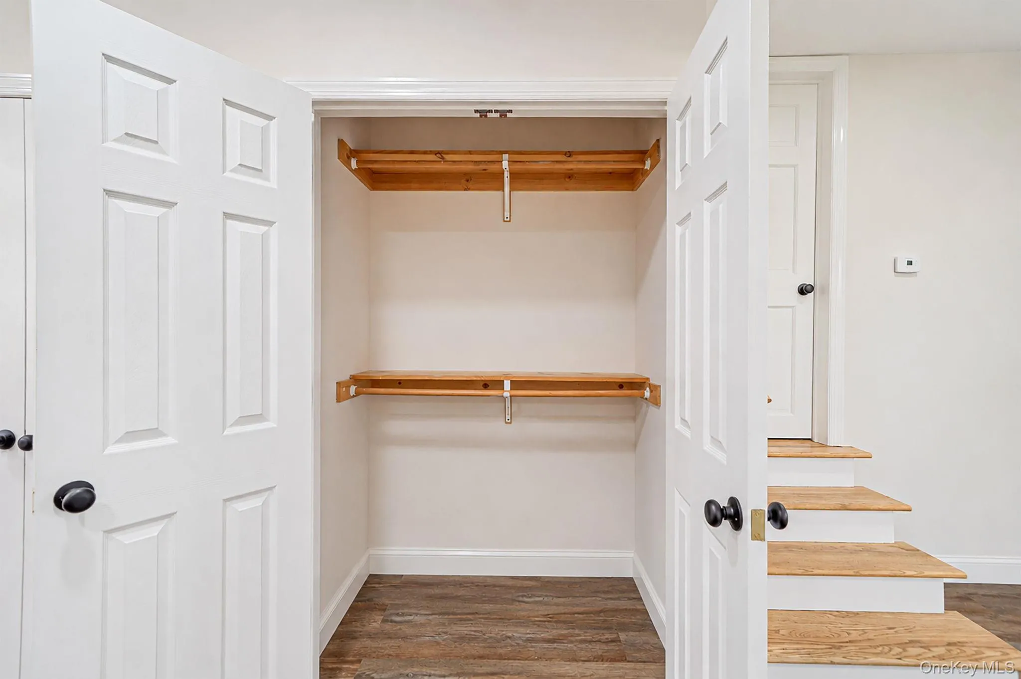 204 Blue Point Avenue, Brookhaven, NY, 1 Bedroom Bedrooms, 4 Rooms Rooms,1 BathroomBathrooms,Residential Lease,For Rent,Blue Point,0,1025310 204 Blue Point Avenue, Brookhaven, NY, 1 Bedroom Bedrooms, 4 Rooms Rooms,1 BathroomBathrooms,Residential Lease,For Rent,Blue Point,0,1025310