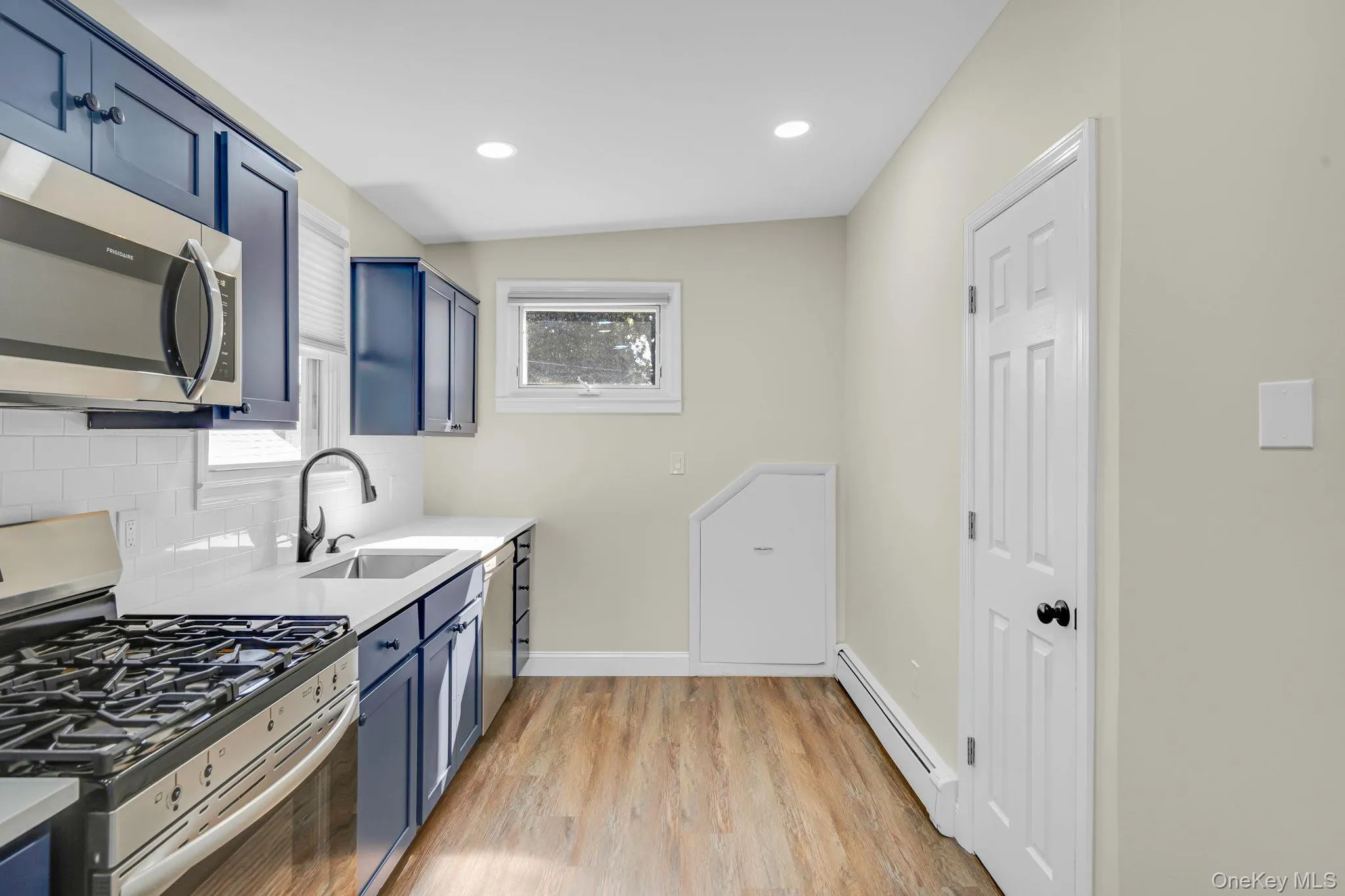 204 Blue Point Avenue, Brookhaven, NY, 1 Bedroom Bedrooms, 4 Rooms Rooms,1 BathroomBathrooms,Residential Lease,For Rent,Blue Point,0,1025310 204 Blue Point Avenue, Brookhaven, NY, 1 Bedroom Bedrooms, 4 Rooms Rooms,1 BathroomBathrooms,Residential Lease,For Rent,Blue Point,0,1025310