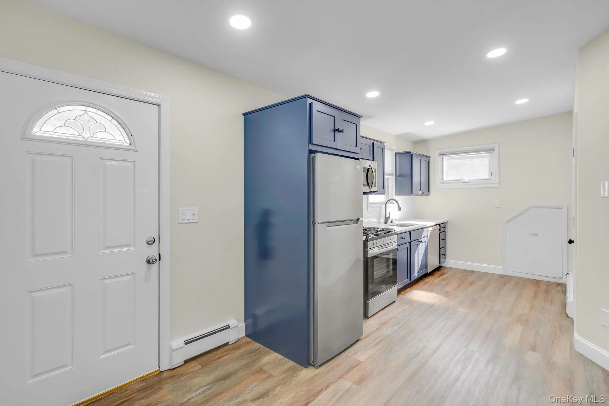 204 Blue Point Avenue, Brookhaven, NY, 1 Bedroom Bedrooms, 4 Rooms Rooms,1 BathroomBathrooms,Residential Lease,For Rent,Blue Point,0,1025310 204 Blue Point Avenue, Brookhaven, NY, 1 Bedroom Bedrooms, 4 Rooms Rooms,1 BathroomBathrooms,Residential Lease,For Rent,Blue Point,0,1025310