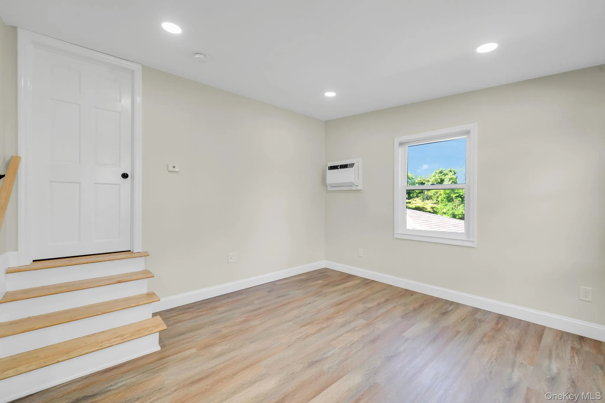 204 Blue Point Avenue, Brookhaven, NY, 1 Bedroom Bedrooms, 4 Rooms Rooms,1 BathroomBathrooms,Residential Lease,For Rent,Blue Point,0,1025310 204 Blue Point Avenue, Brookhaven, NY, 1 Bedroom Bedrooms, 4 Rooms Rooms,1 BathroomBathrooms,Residential Lease,For Rent,Blue Point,0,1025310