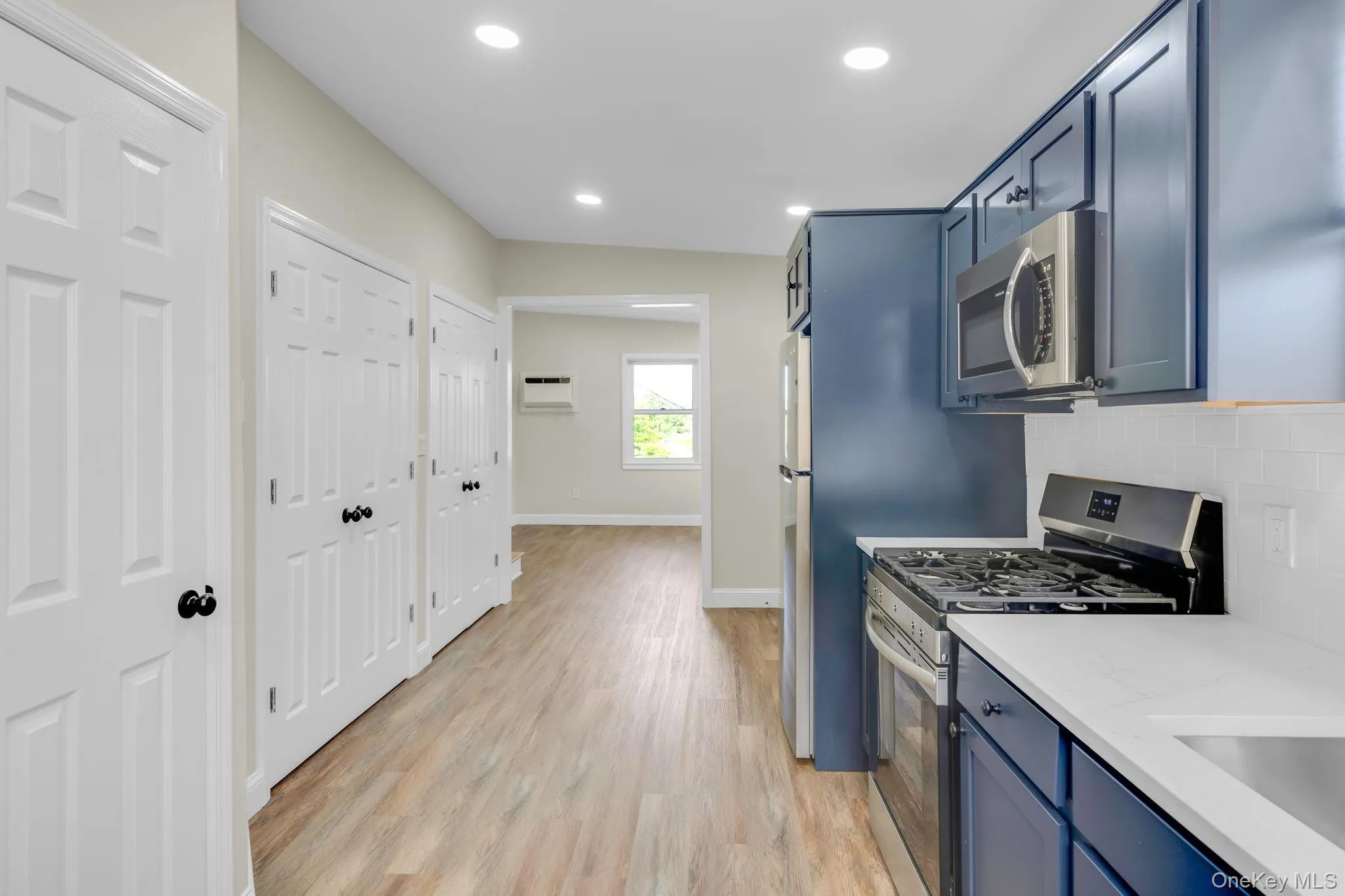 204 Blue Point Avenue, Brookhaven, NY, 1 Bedroom Bedrooms, 4 Rooms Rooms,1 BathroomBathrooms,Residential Lease,For Rent,Blue Point,0,1025310 204 Blue Point Avenue, Brookhaven, NY, 1 Bedroom Bedrooms, 4 Rooms Rooms,1 BathroomBathrooms,Residential Lease,For Rent,Blue Point,0,1025310