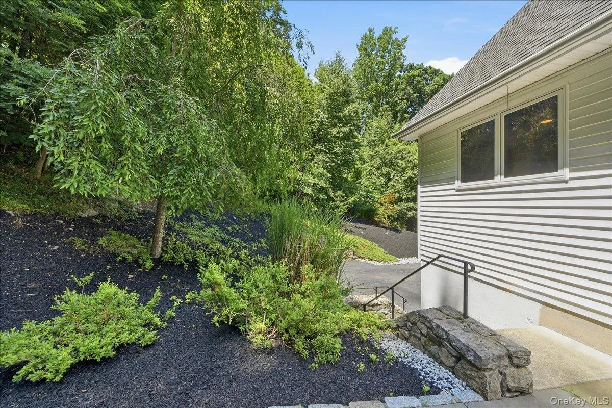 69 Barger Street, Putnam Valley, NY, 3 Bedrooms Bedrooms, 7 Rooms Rooms,2 BathroomsBathrooms,Residential,For Rent,Barger,0,1025313 69 Barger Street, Putnam Valley, NY, 3 Bedrooms Bedrooms, 7 Rooms Rooms,2 BathroomsBathrooms,Residential,For Rent,Barger,0,1025313