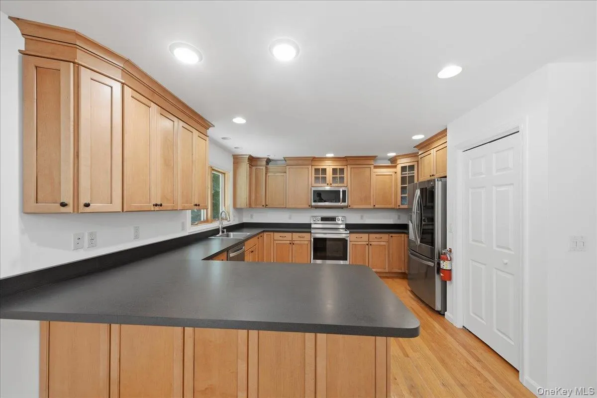 69 Barger Street, Putnam Valley, NY, 3 Bedrooms Bedrooms, 7 Rooms Rooms,2 BathroomsBathrooms,Residential,For Rent,Barger,0,1025313 69 Barger Street, Putnam Valley, NY, 3 Bedrooms Bedrooms, 7 Rooms Rooms,2 BathroomsBathrooms,Residential,For Rent,Barger,0,1025313