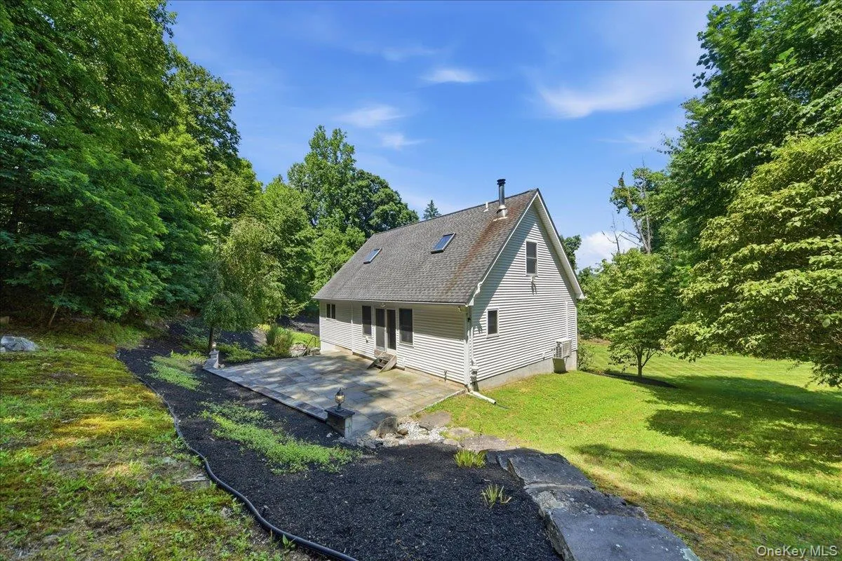 69 Barger Street, Putnam Valley, NY, 3 Bedrooms Bedrooms, 7 Rooms Rooms,2 BathroomsBathrooms,Residential,For Rent,Barger,0,1025313 69 Barger Street, Putnam Valley, NY, 3 Bedrooms Bedrooms, 7 Rooms Rooms,2 BathroomsBathrooms,Residential,For Rent,Barger,0,1025313