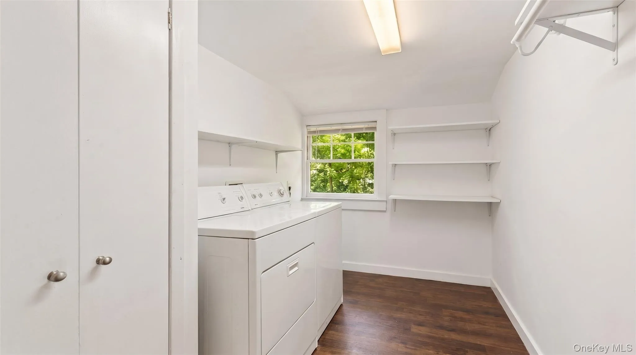376 Montauk Highway, Southampton, NY, 2 Bedrooms Bedrooms, 5 Rooms Rooms,1 BathroomBathrooms,Residential Lease,For Rent,Montauk,0,1025318 376 Montauk Highway, Southampton, NY, 2 Bedrooms Bedrooms, 5 Rooms Rooms,1 BathroomBathrooms,Residential Lease,For Rent,Montauk,0,1025318