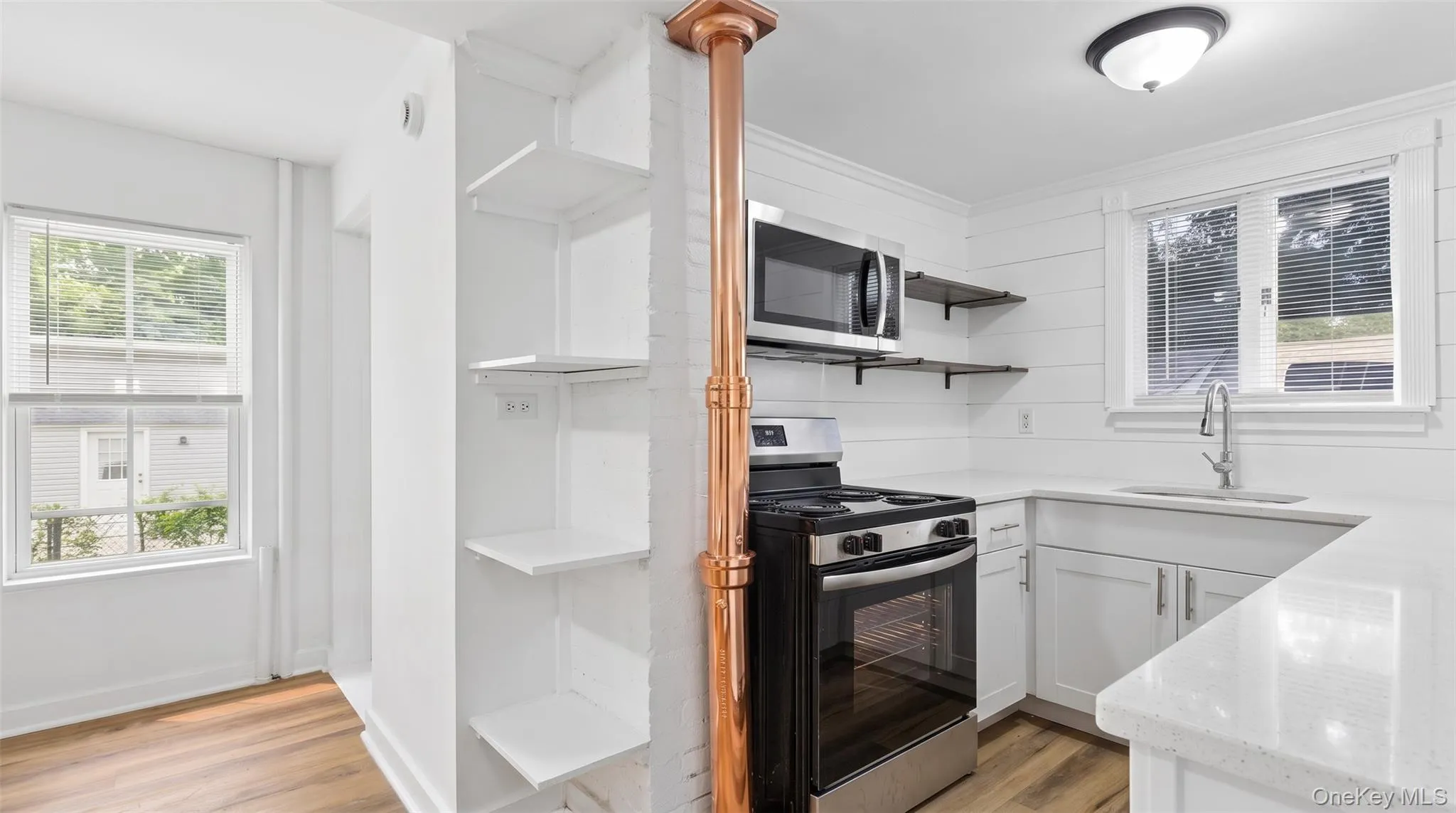 376 Montauk Highway, Southampton, NY, 2 Bedrooms Bedrooms, 5 Rooms Rooms,1 BathroomBathrooms,Residential Lease,For Rent,Montauk,0,1025318 376 Montauk Highway, Southampton, NY, 2 Bedrooms Bedrooms, 5 Rooms Rooms,1 BathroomBathrooms,Residential Lease,For Rent,Montauk,0,1025318
